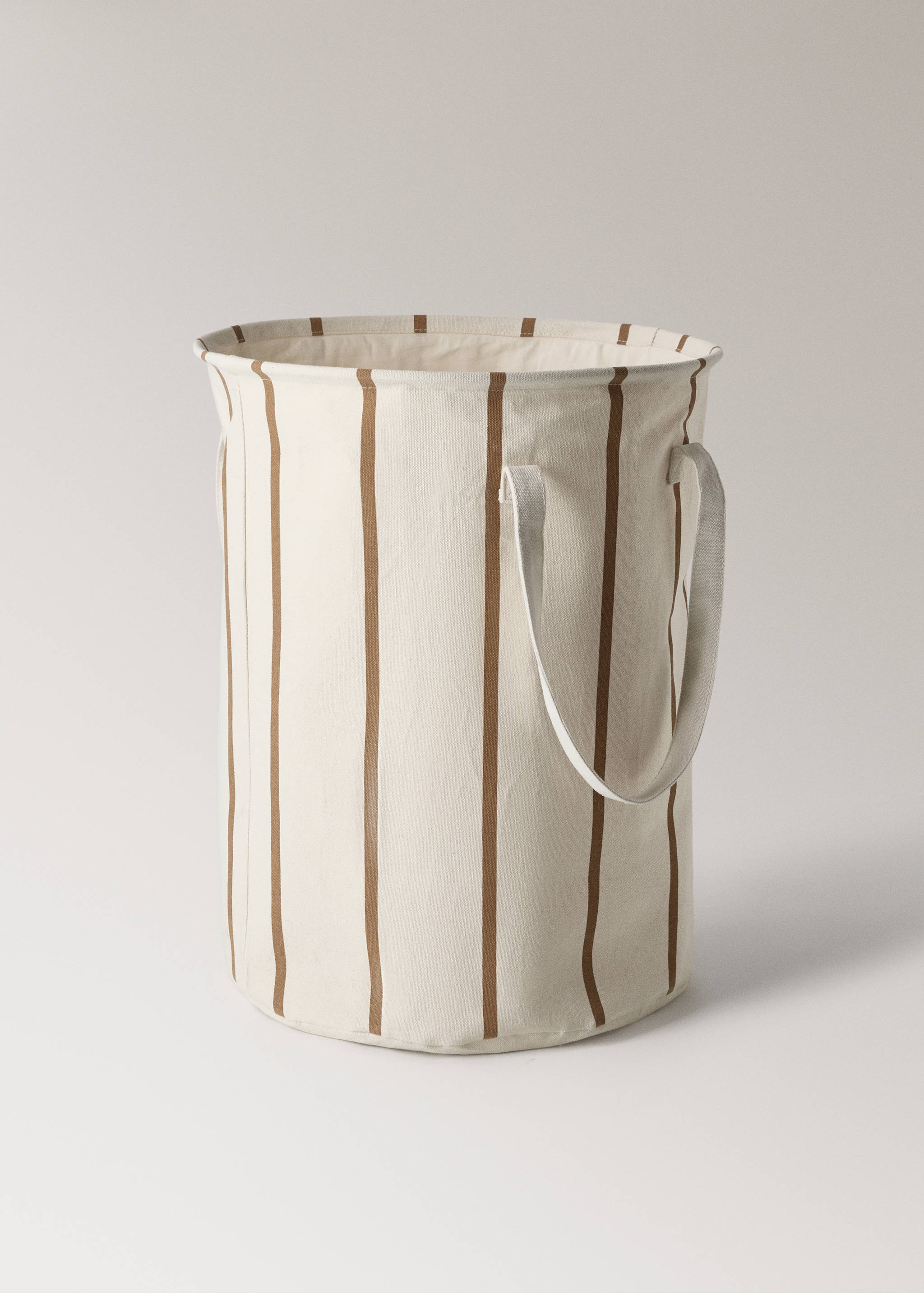 Textile basket with cylindrical striped design - Details of the article 1