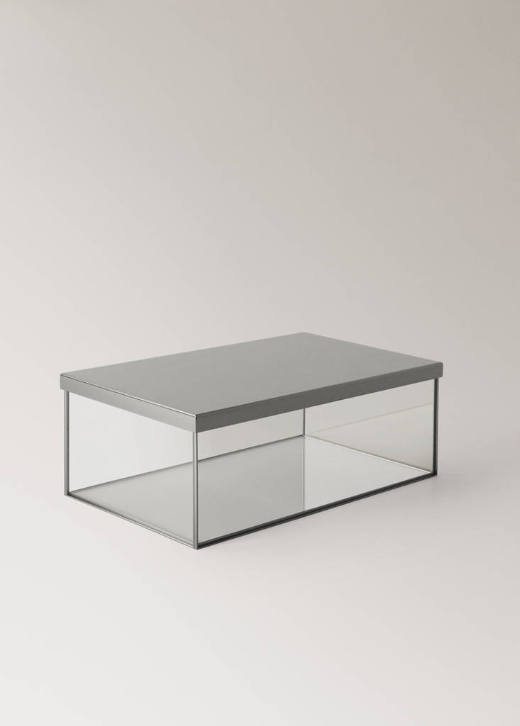 Large glass box with metal contrast — Silver