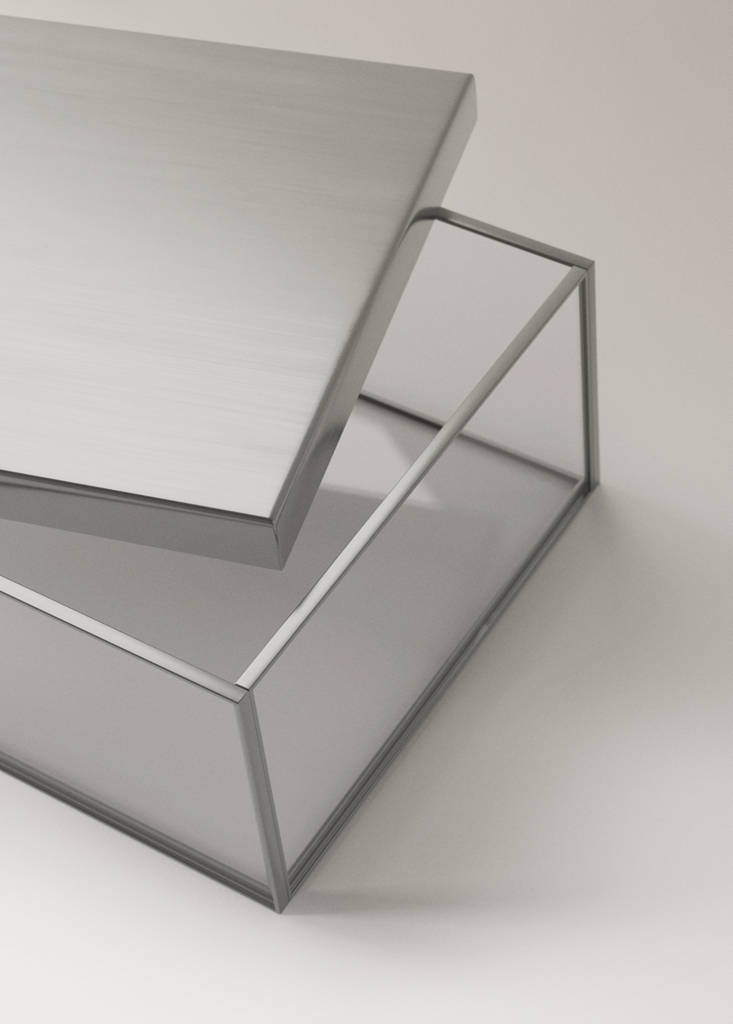 Medium glass box with metal contrast — Silver