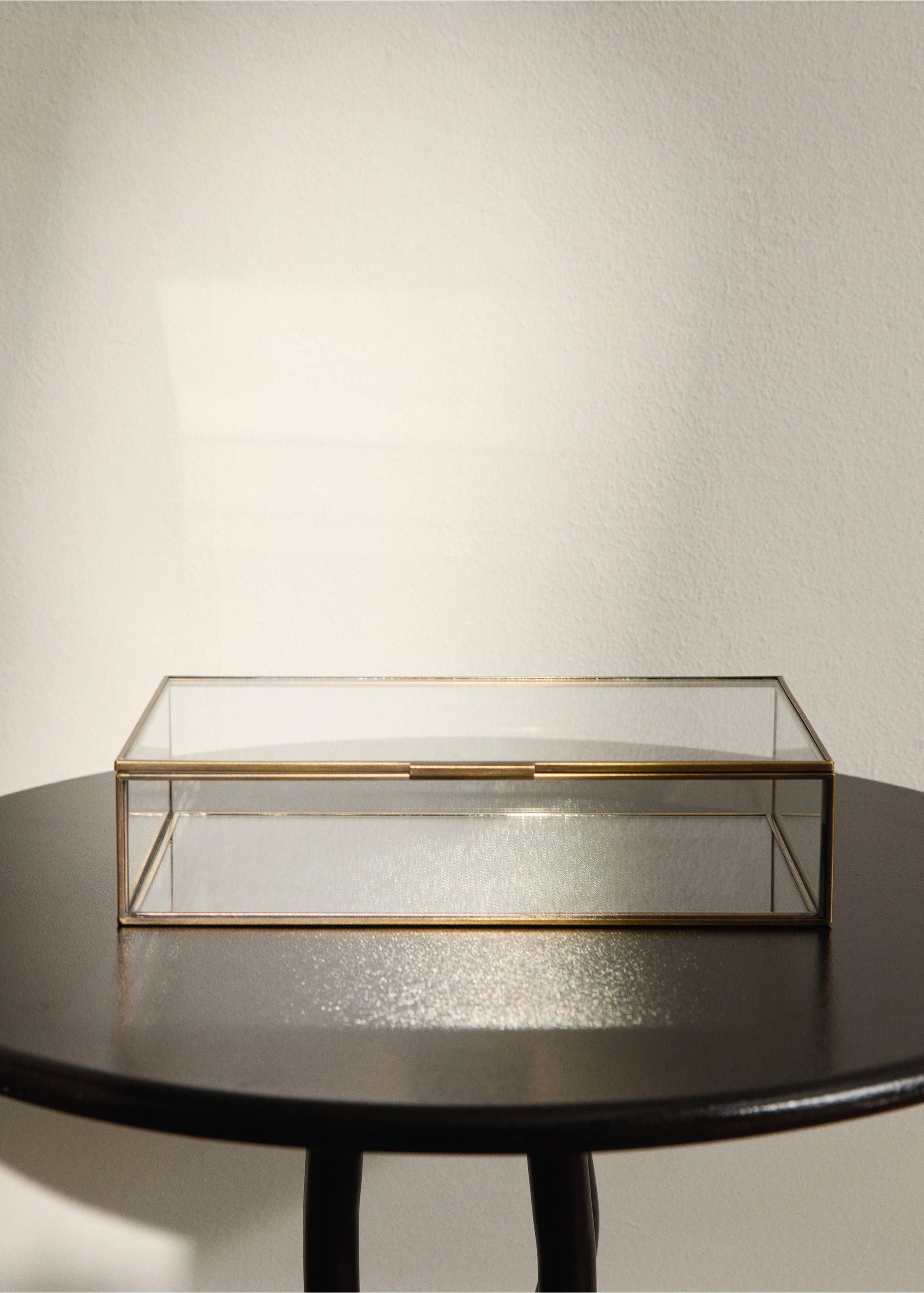Medium box with metal profile - General plane, Gold. Ref: 27012915-00.