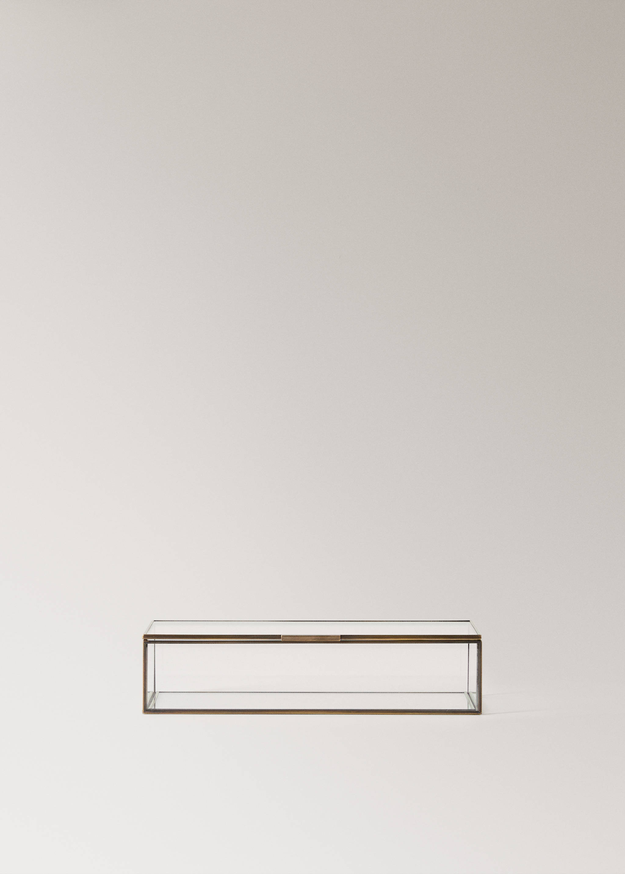 Medium box with metal profile - Article without model