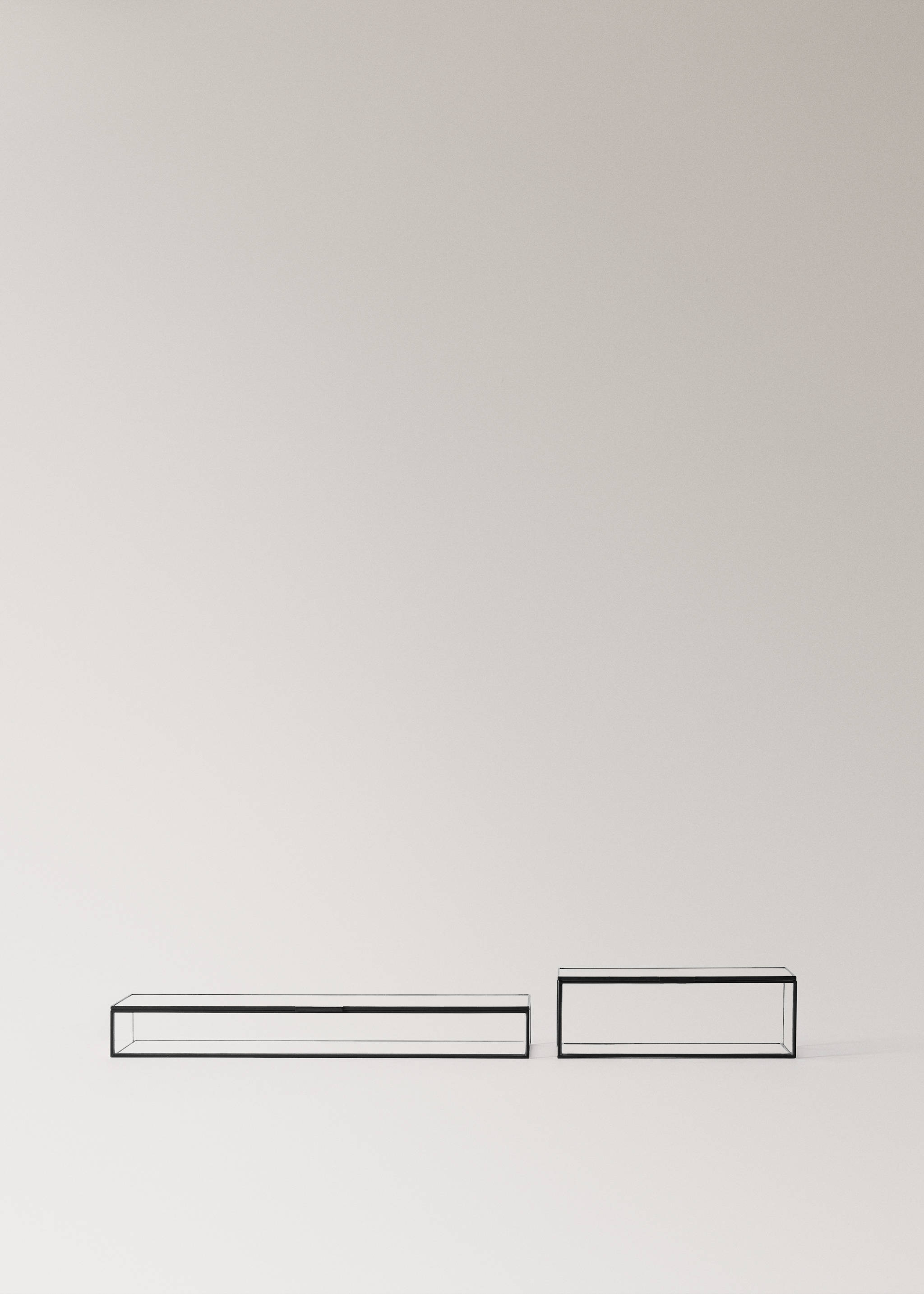 Small glass and metal jewellery box - Details of the article 3