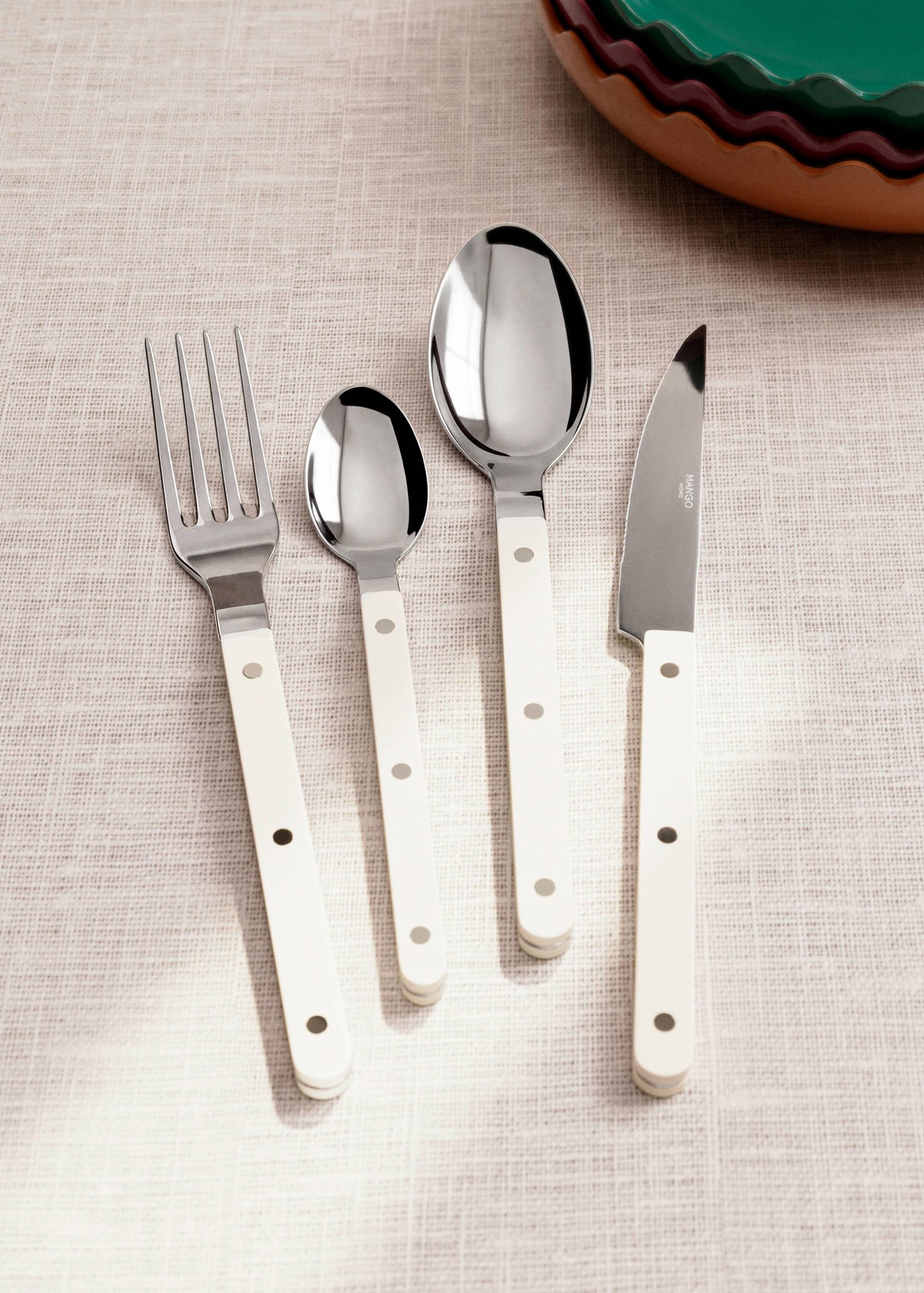 Stainless steel cutlery set with resin handles - General plane