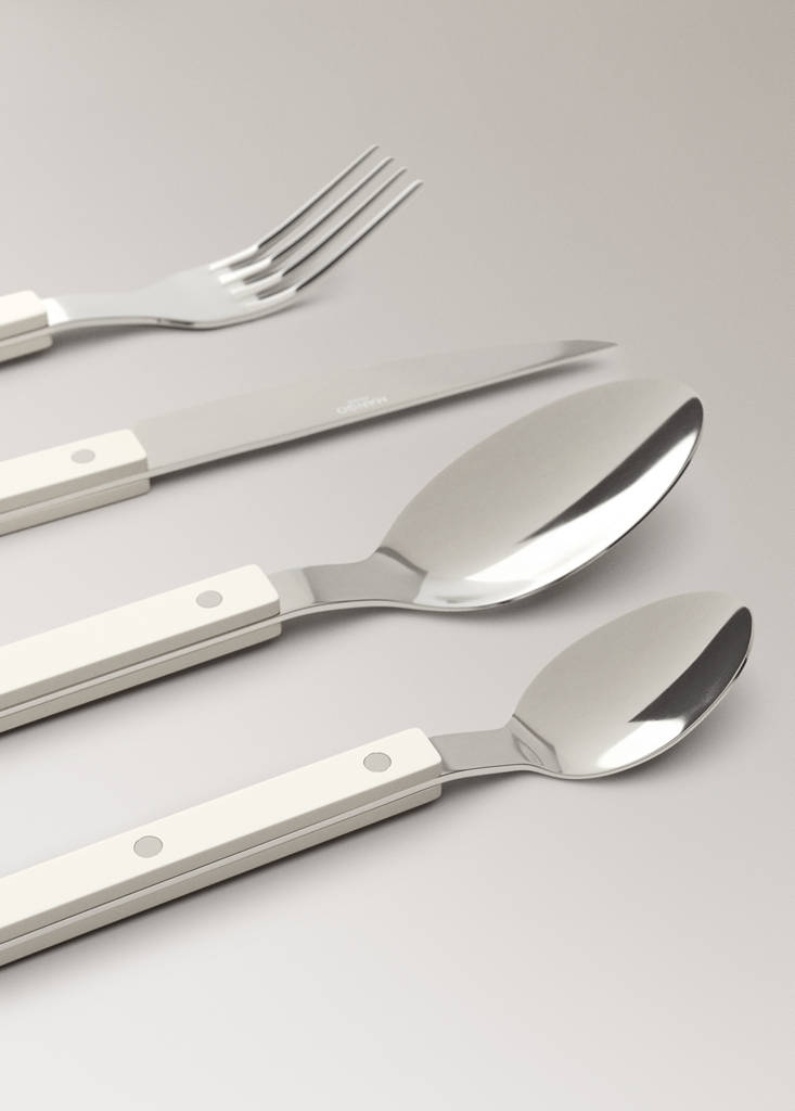Stainless steel cutlery set with resin handles — White