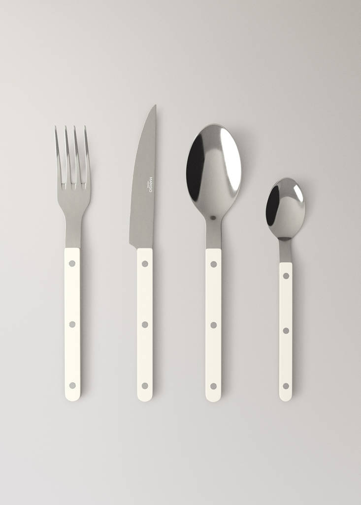 Stainless steel cutlery set with resin handles — White