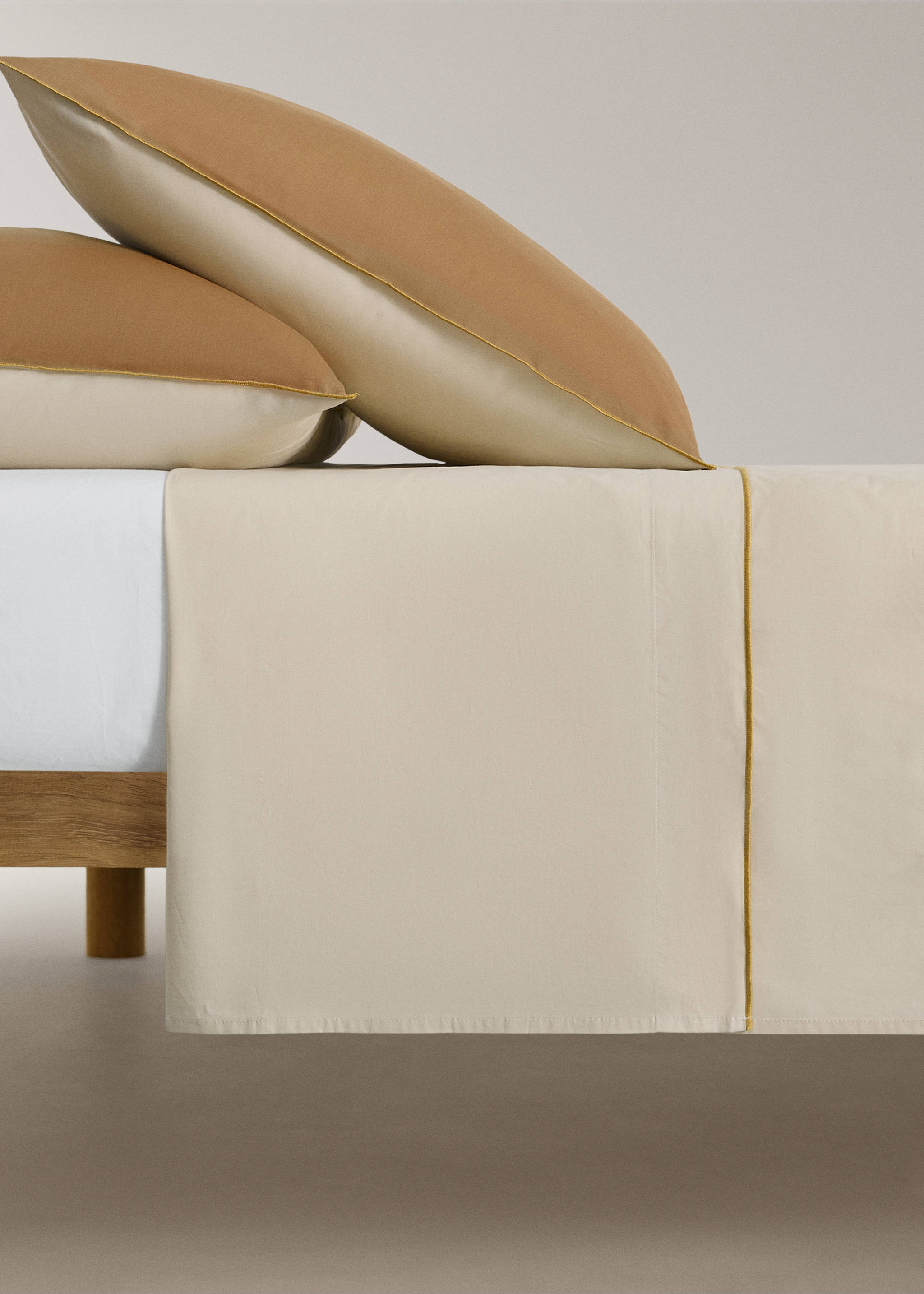 Двостороннє кольорове натяжне простирадло з бавовняного перкалю для ліжка шириною 200 см - Товар без моделі, Гірчичний. Ref: 27012924-00.