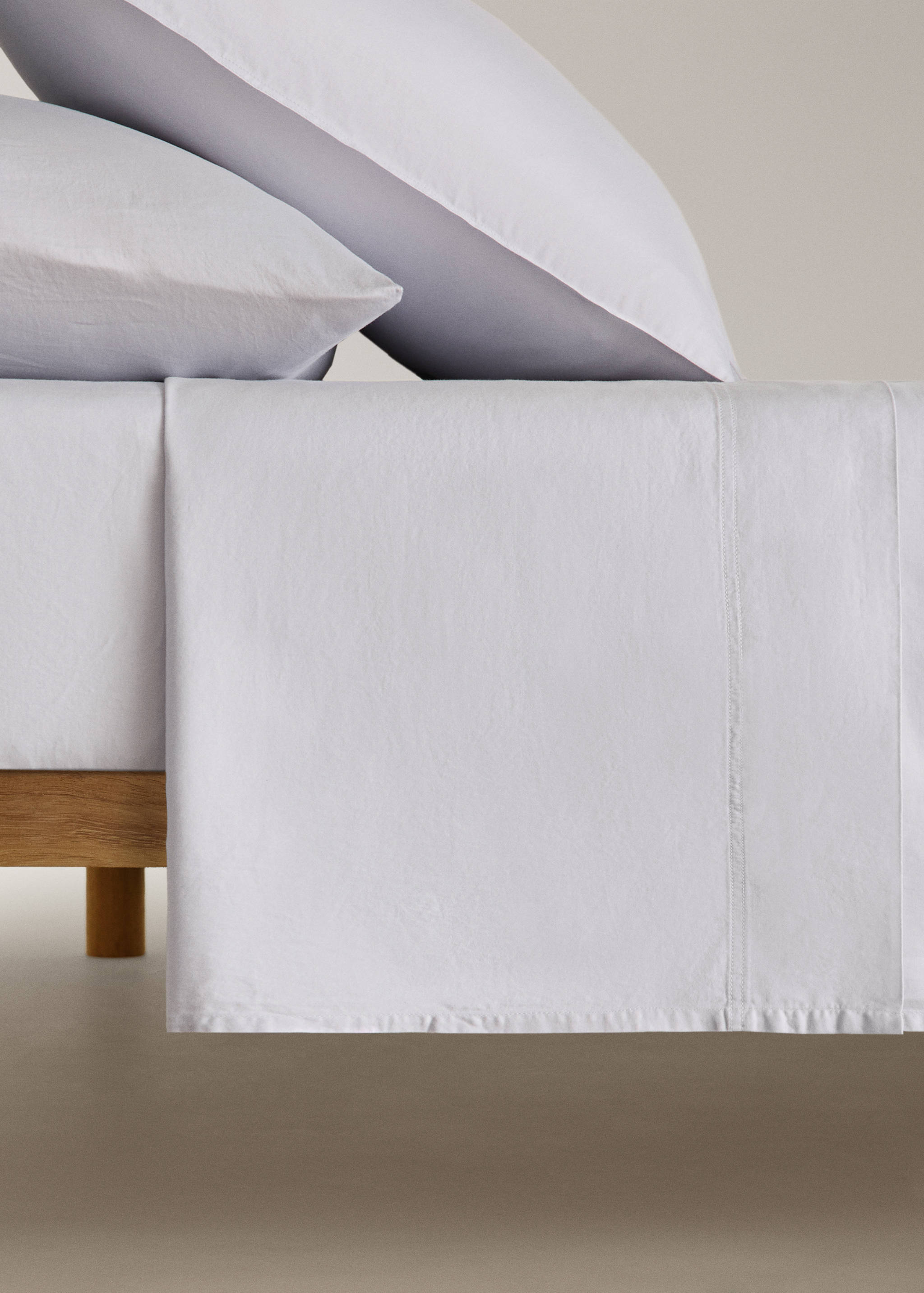 Double-stitched satin top sheet for 135/140 cm bed - Article without model