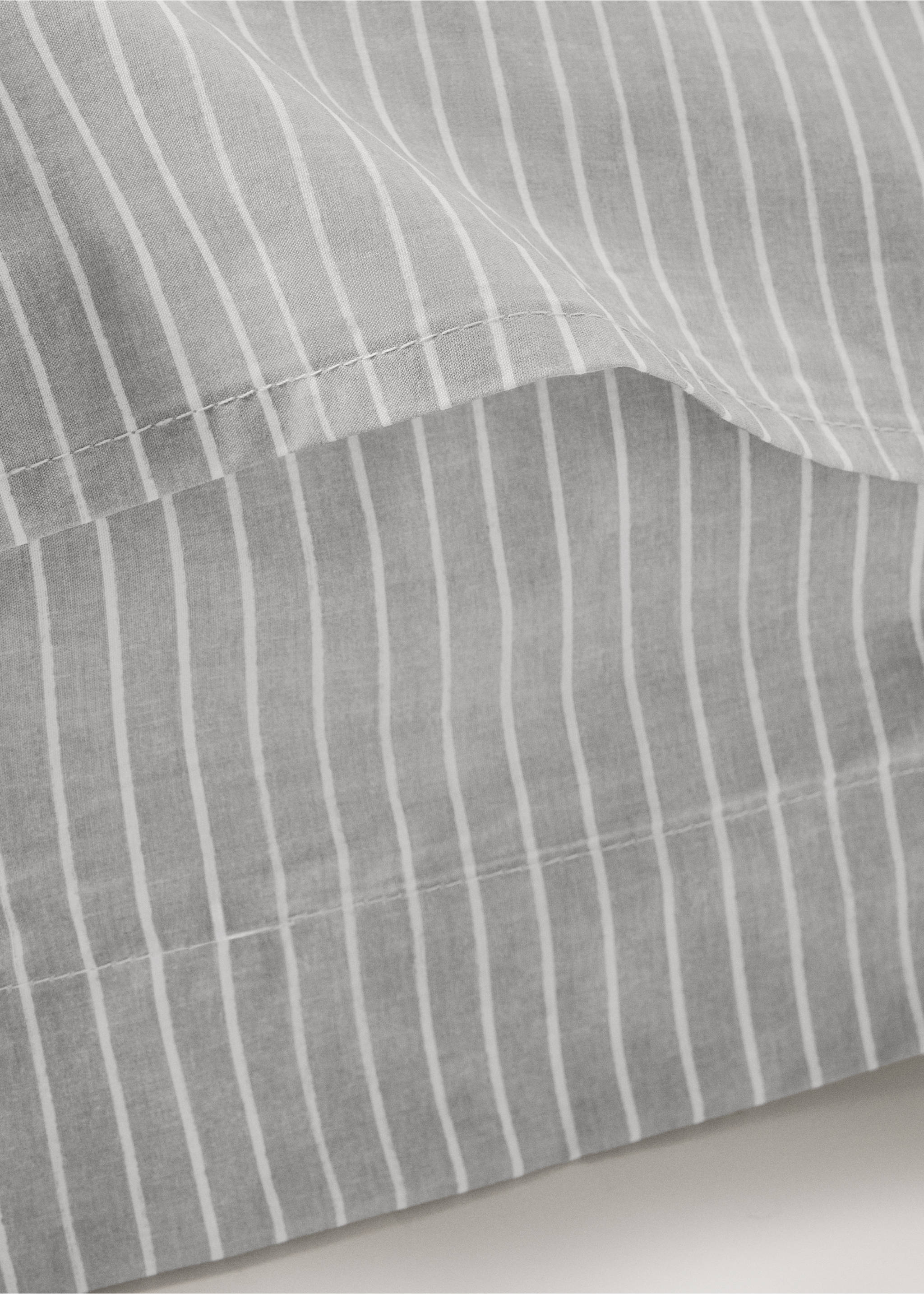 Two 60x60 cm percale cotton striped pillowcases - Details of the article 1, Light/Pastel Grey. Ref: 27012939-00.