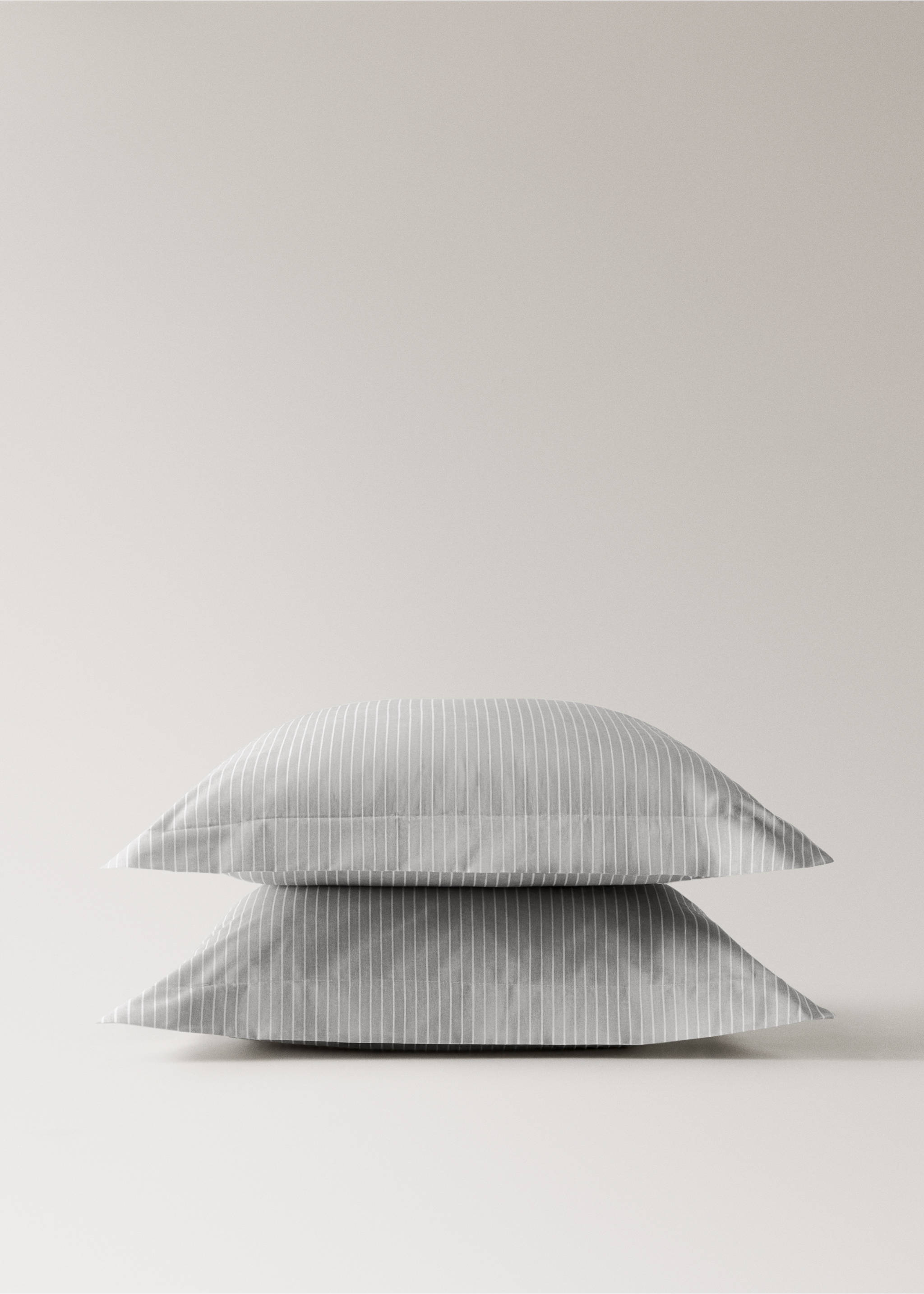 Two 60x60 cm percale cotton striped pillowcases - Details of the article 3, Light/Pastel Grey. Ref: 27012939-00.