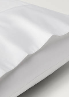 Two 500-thread count cotton percale pillowcases with rounded piping detail 50x75 cm — White 2