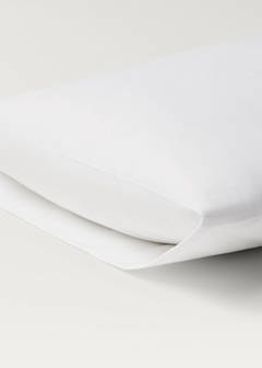 Two 500-thread count cotton percale pillowcases with rounded piping detail 50x75 cm — White 3