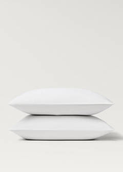 Two 500-thread count cotton percale pillowcases with rounded piping detail 60x60 cm — White 2