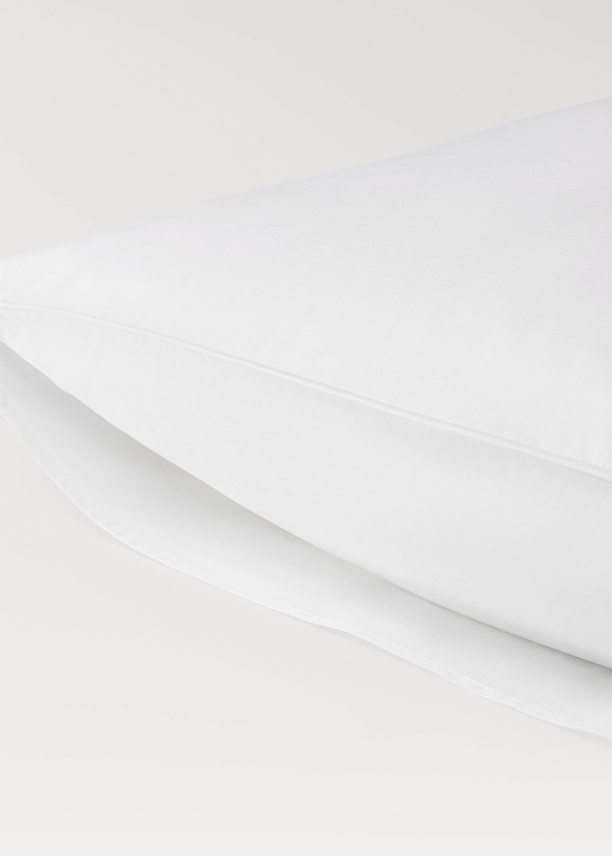 Two 500-thread count cotton percale pillowcases with rounded piping detail 60x60 cm - Details of the article 3