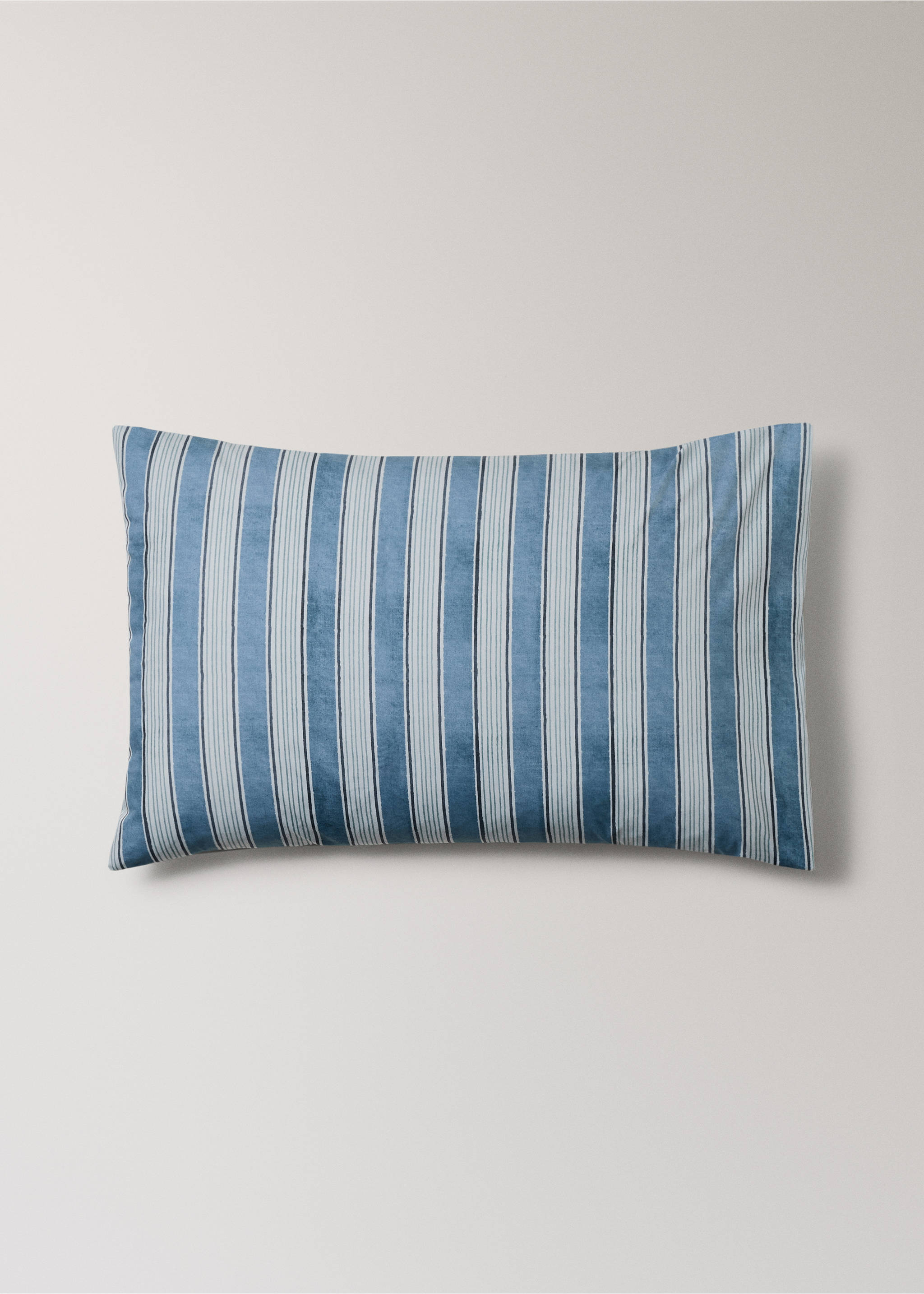 Two wide stripe watercolour pillow covers 50x75 cm - Article without model, Blue. Ref: 27012944-00.
