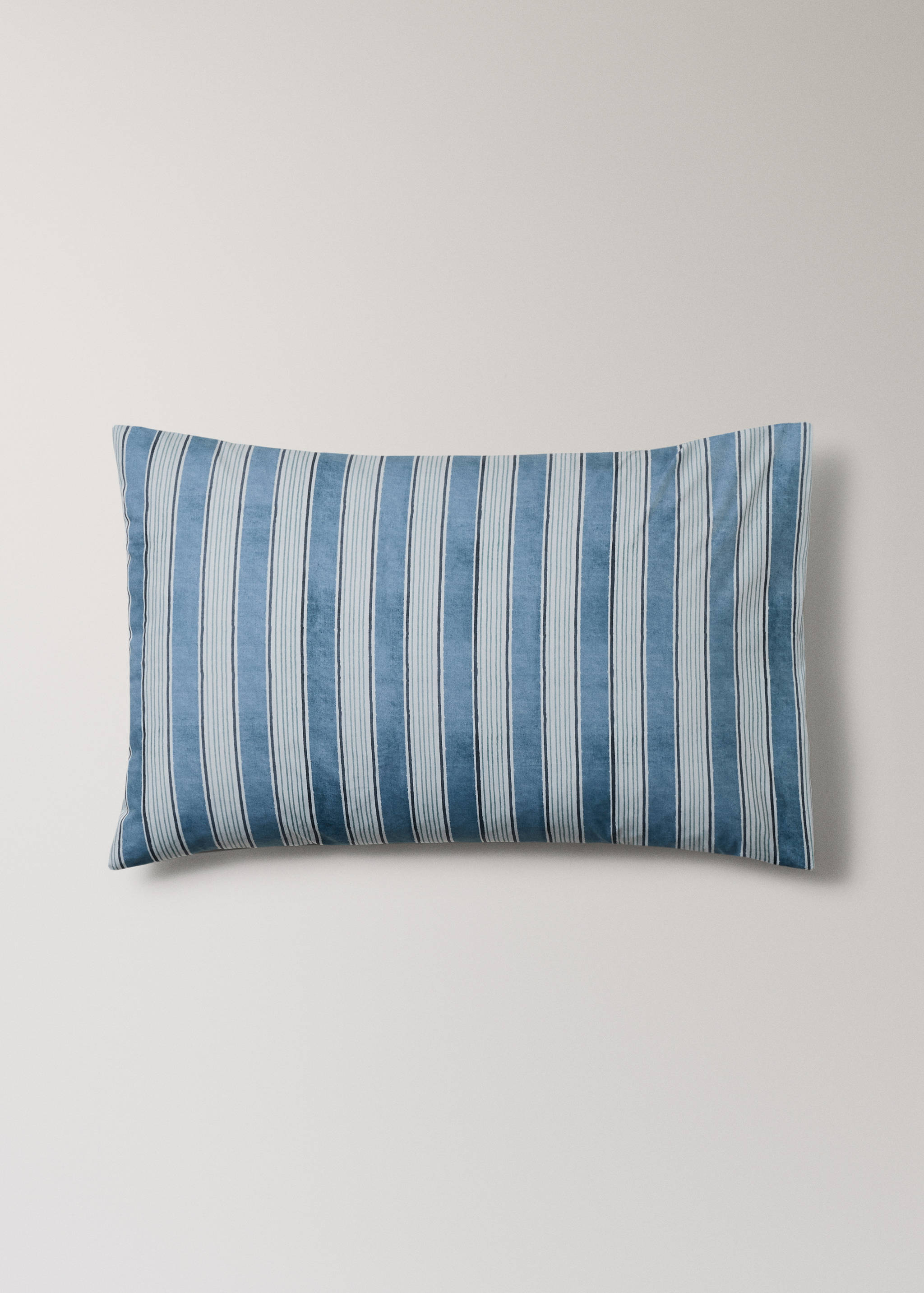 Two wide stripe watercolour pillow covers 50x75 cm - Article without model