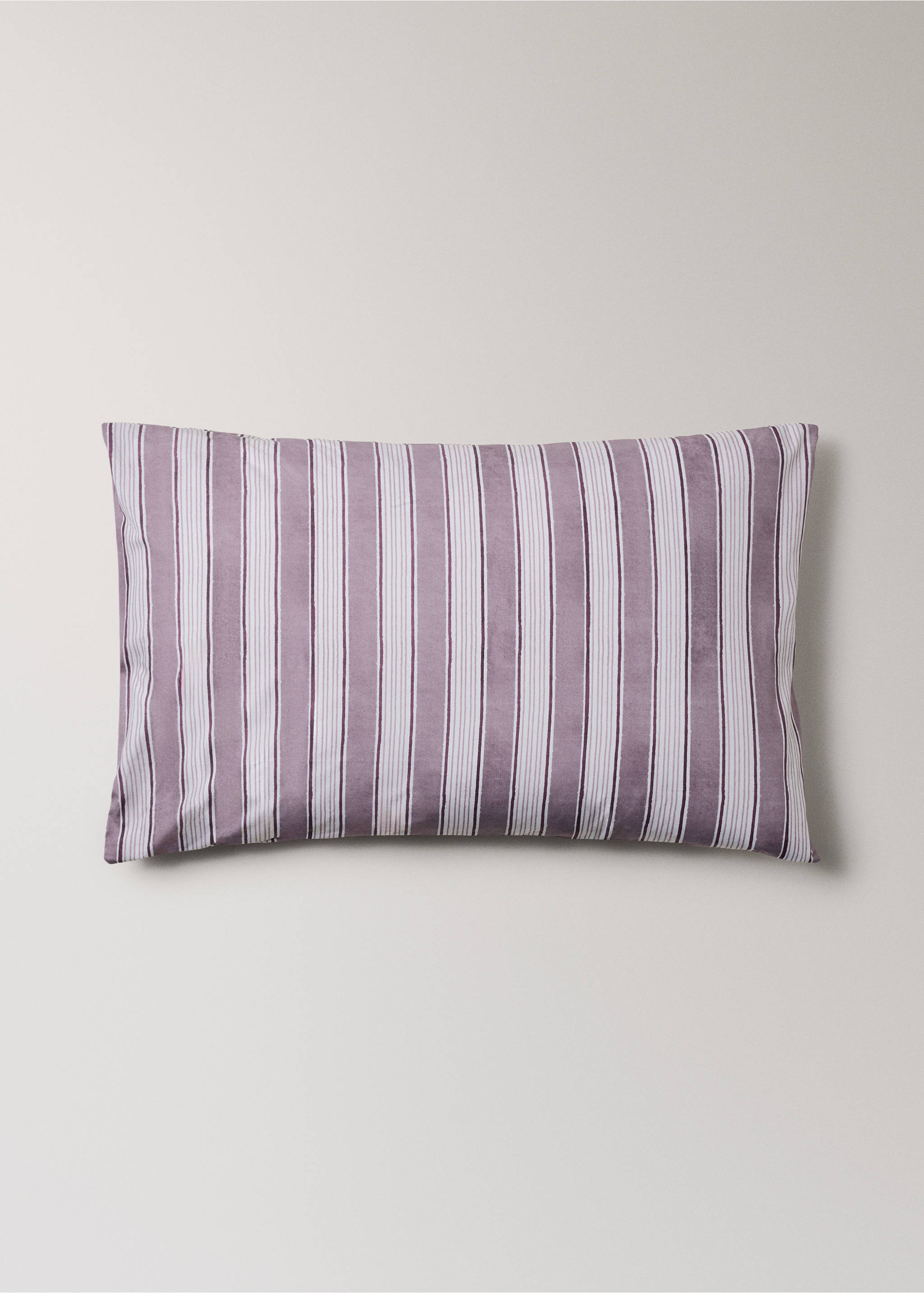 Two wide stripe watercolour pillow covers 50x75 cm - Article without model, Blackberry. Ref: 27012944-00.
