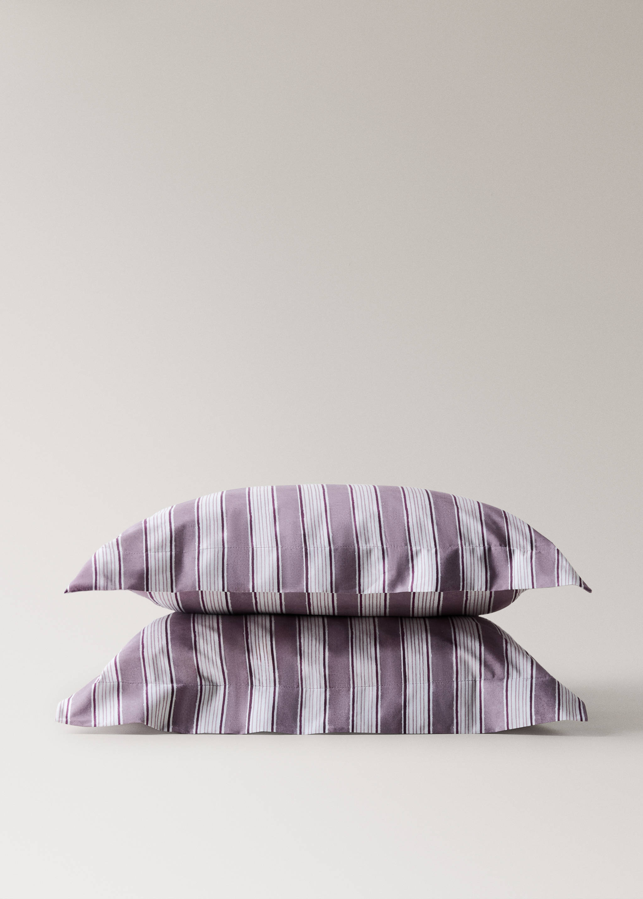 Two wide stripe watercolour pillow covers 60x60 cm - Details of the article 3