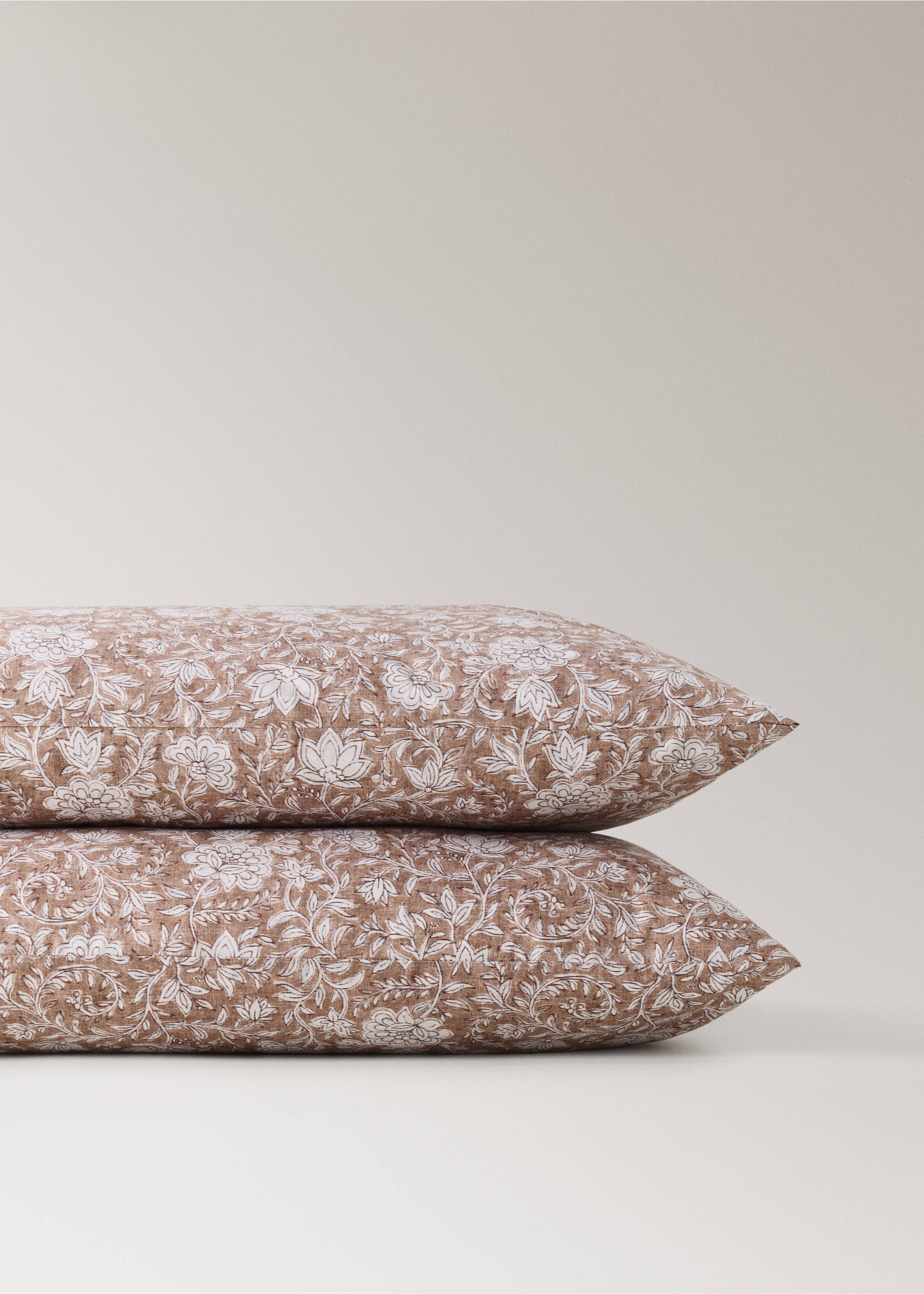 Deux taies d'oreiller percale de coton à fleurs 50x75 cm - Détail de l'article 3, Tabac. Ref: 27012950-00.