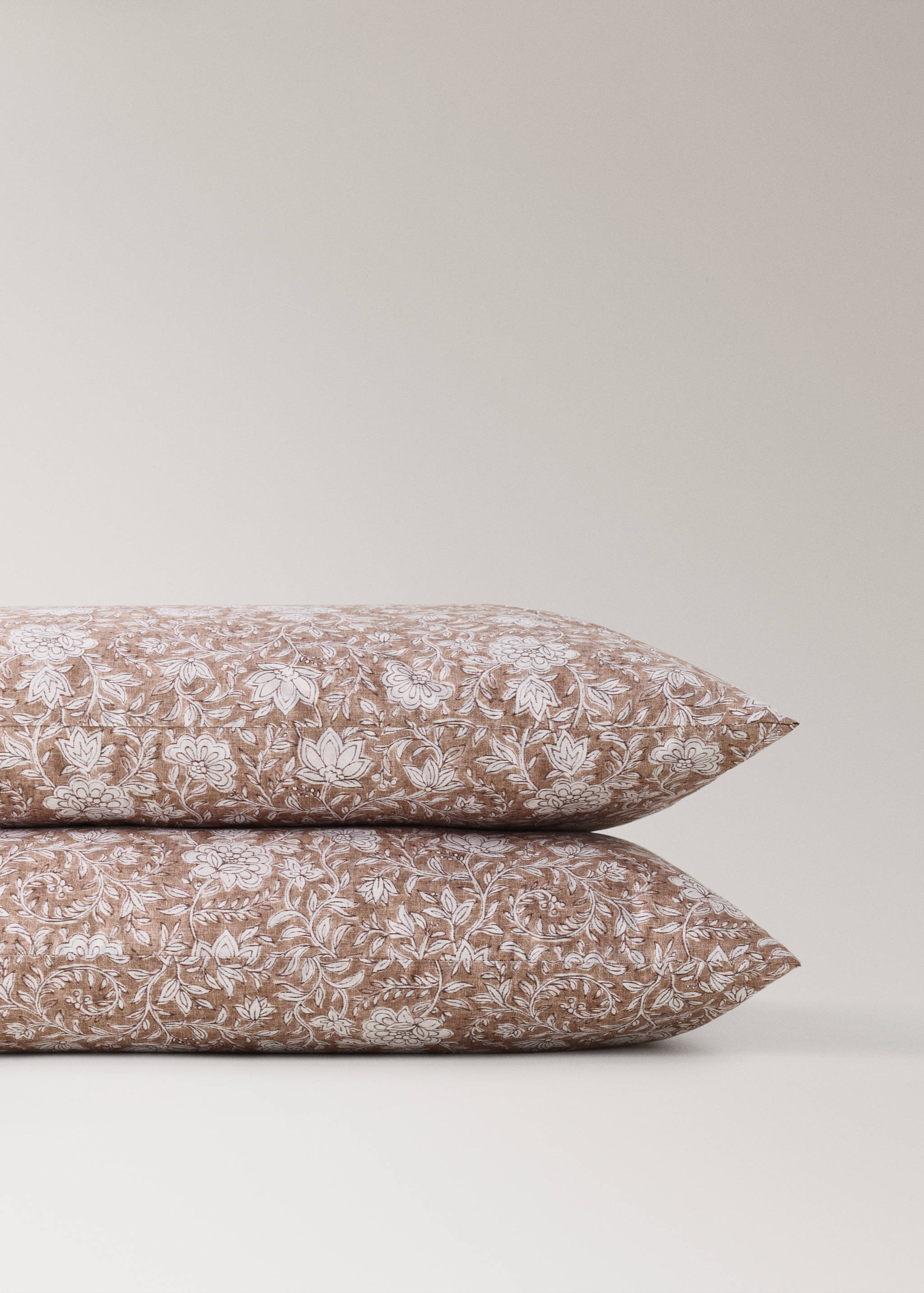 Two percale cotton floral pillowcases 50x75 cm - Details of the article 3