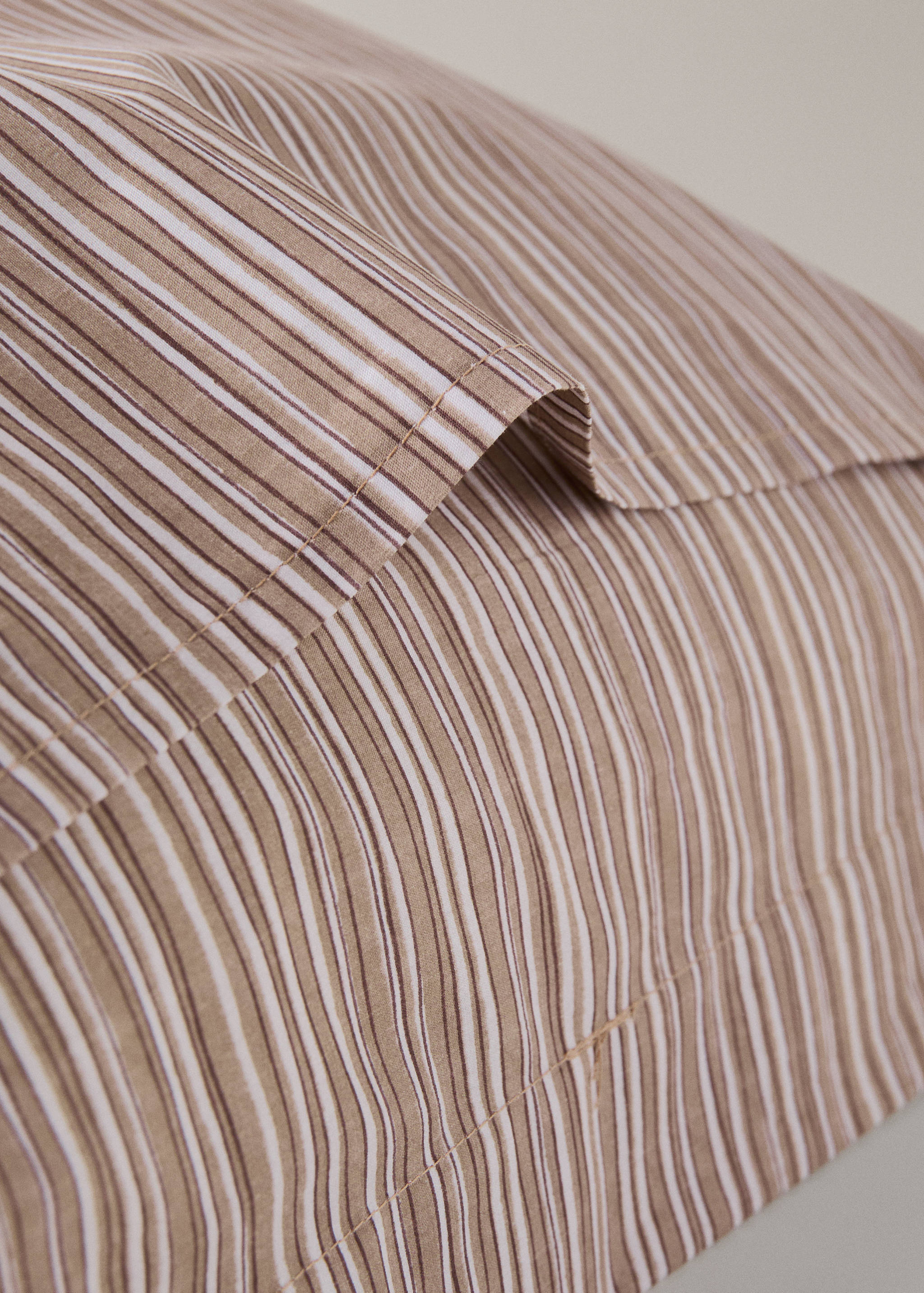 Дві наволочки з принтом у тонку смужку, 60x60 см - Детальніше про товар 1