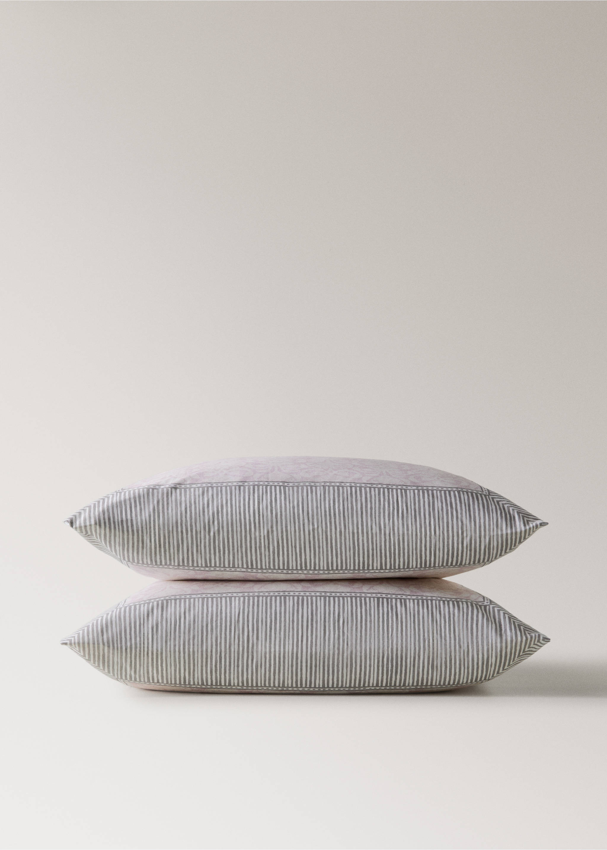 Floral border percale cotton pillow covers 60x60cm - Details of the article 3, Pastel Pink. Ref: 27012957-00.