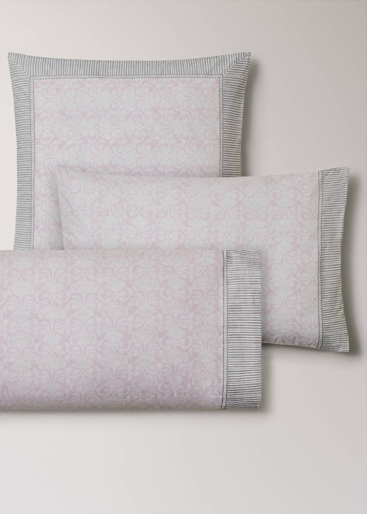 Floral border percale cotton pillow covers 60x60cm — Pastel Pink