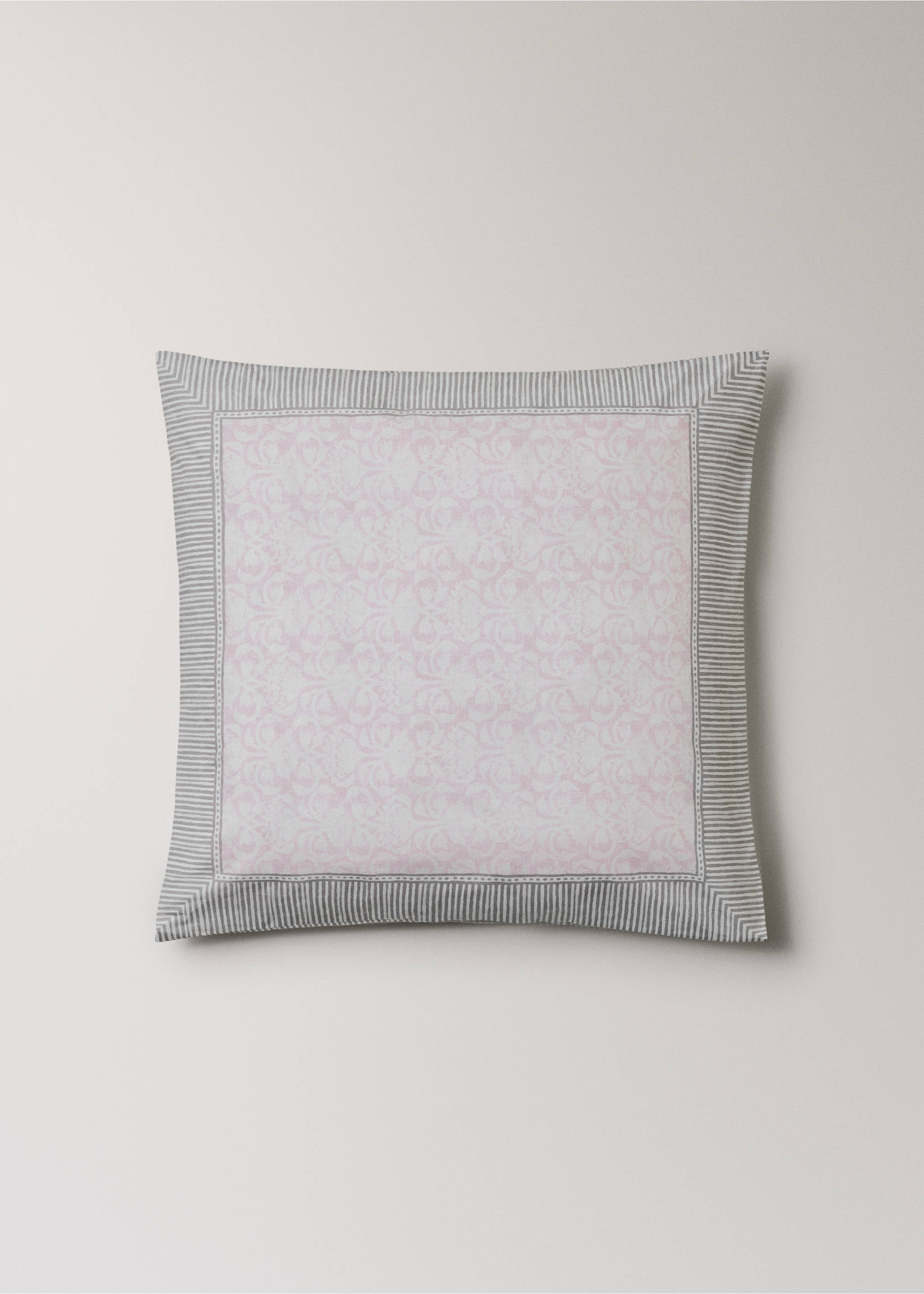 Floral border percale cotton pillow covers 60x60cm - Article without model, Pastel Pink. Ref: 27012957-00.