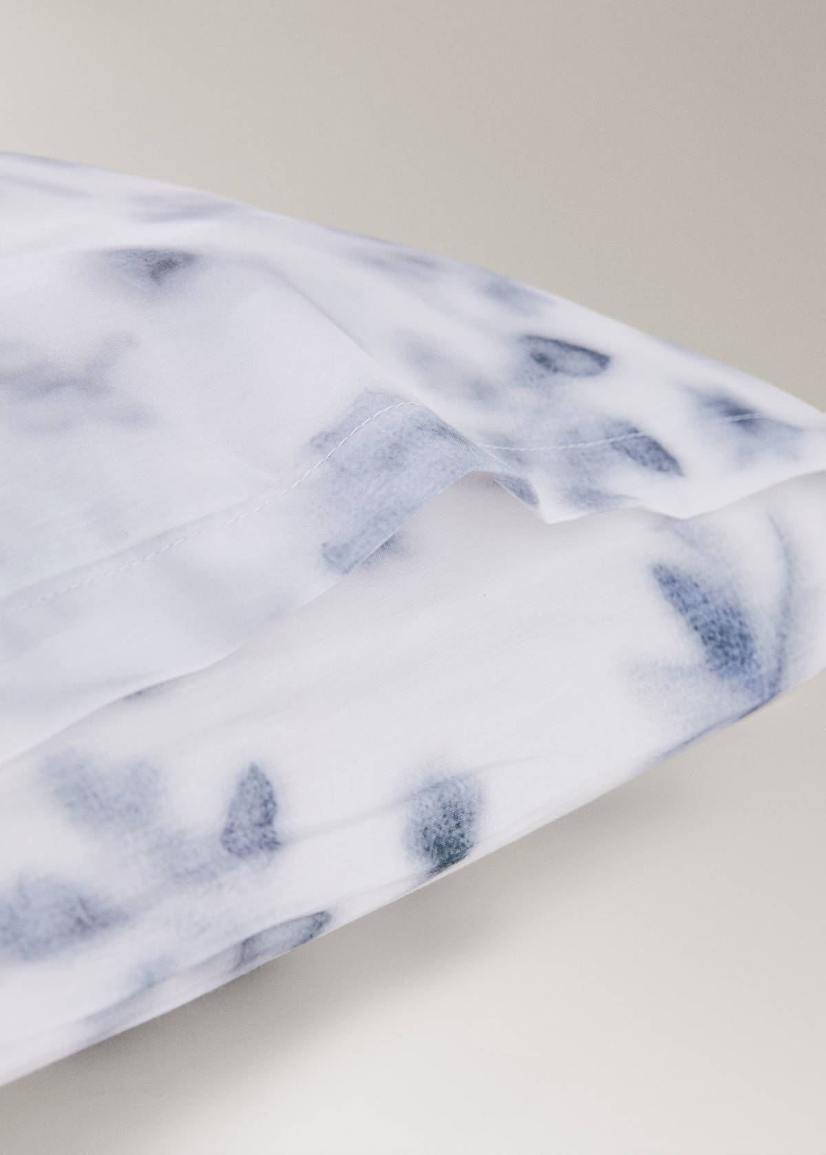 Two faded floral percale pillowcases 50x75 cm — Blue
