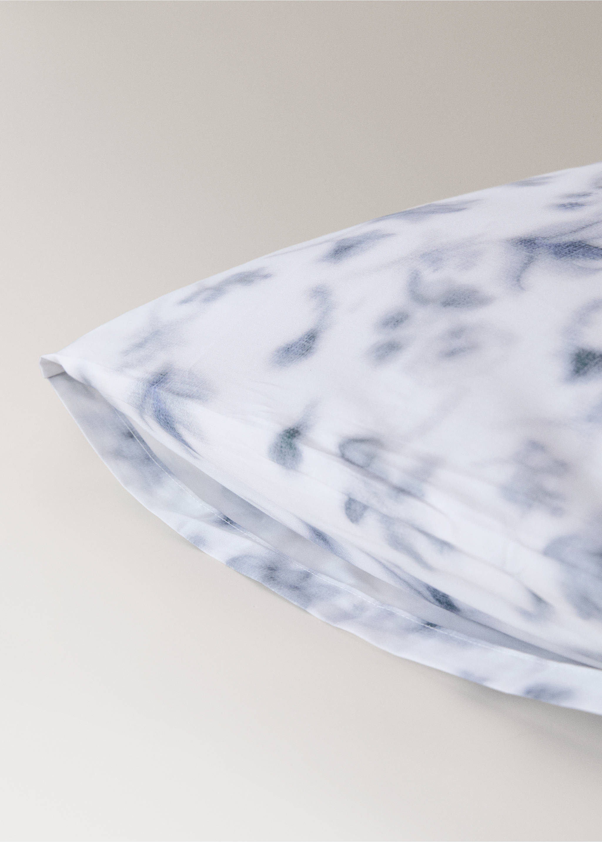 Two faded floral percale pillowcases 50x75 cm - Details of the article 2, Blue. Ref: 27012959-00.