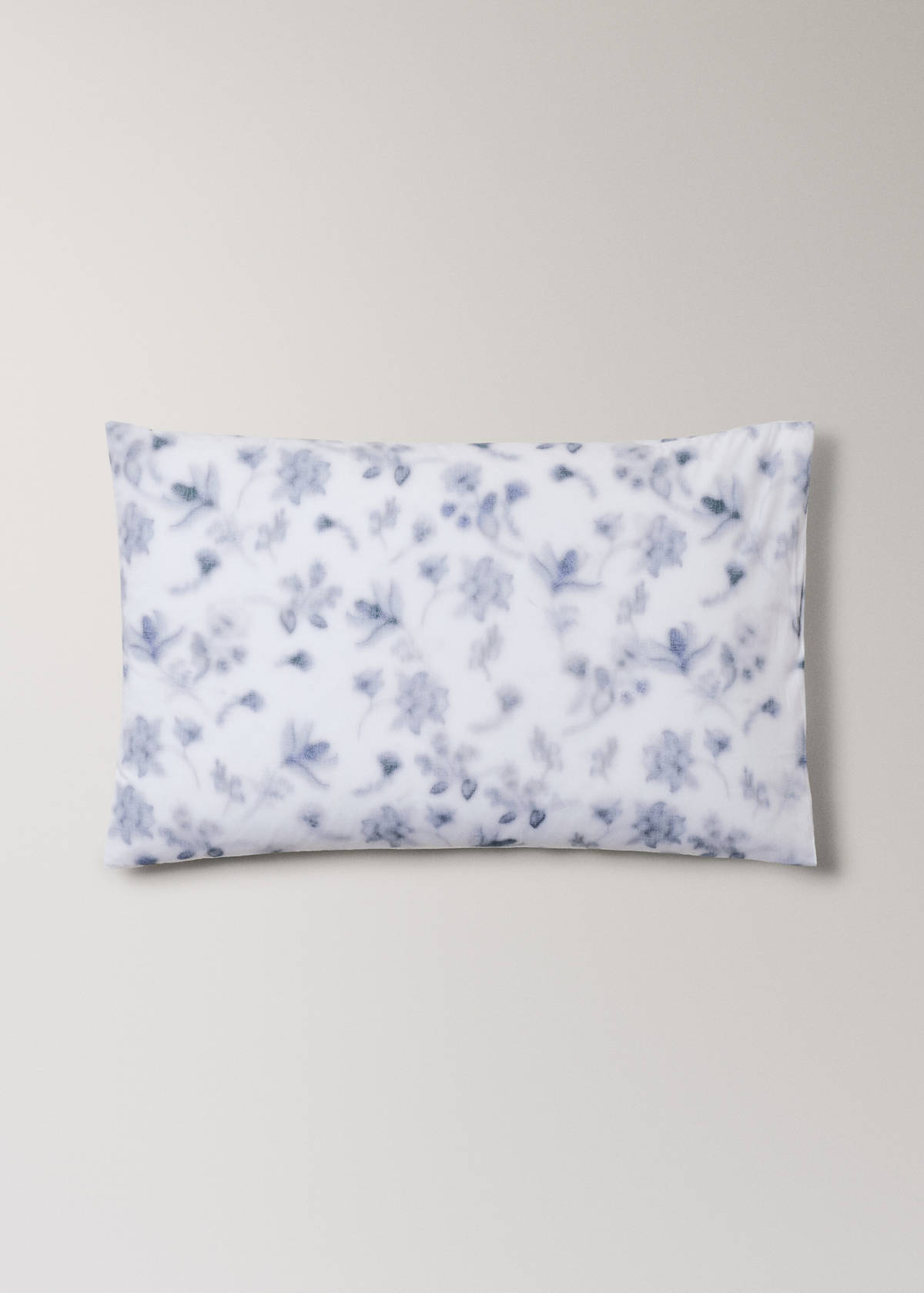 Two faded floral percale pillowcases 50x75 cm — Blue