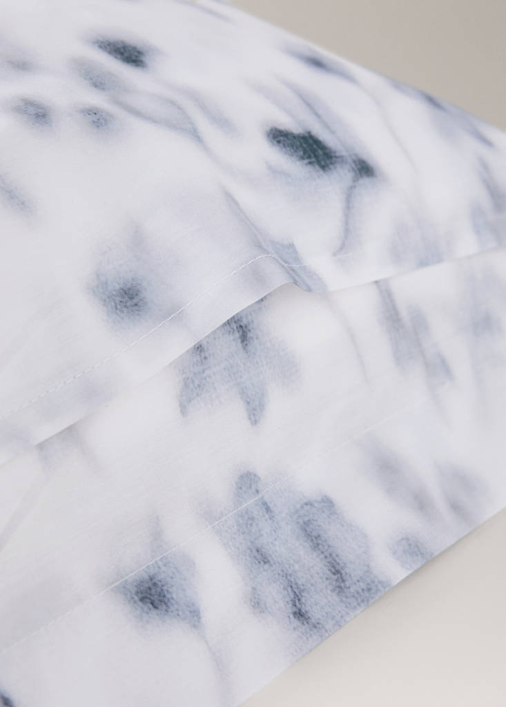 Two faded floral percale pillowcases 60x60 cm — Blue