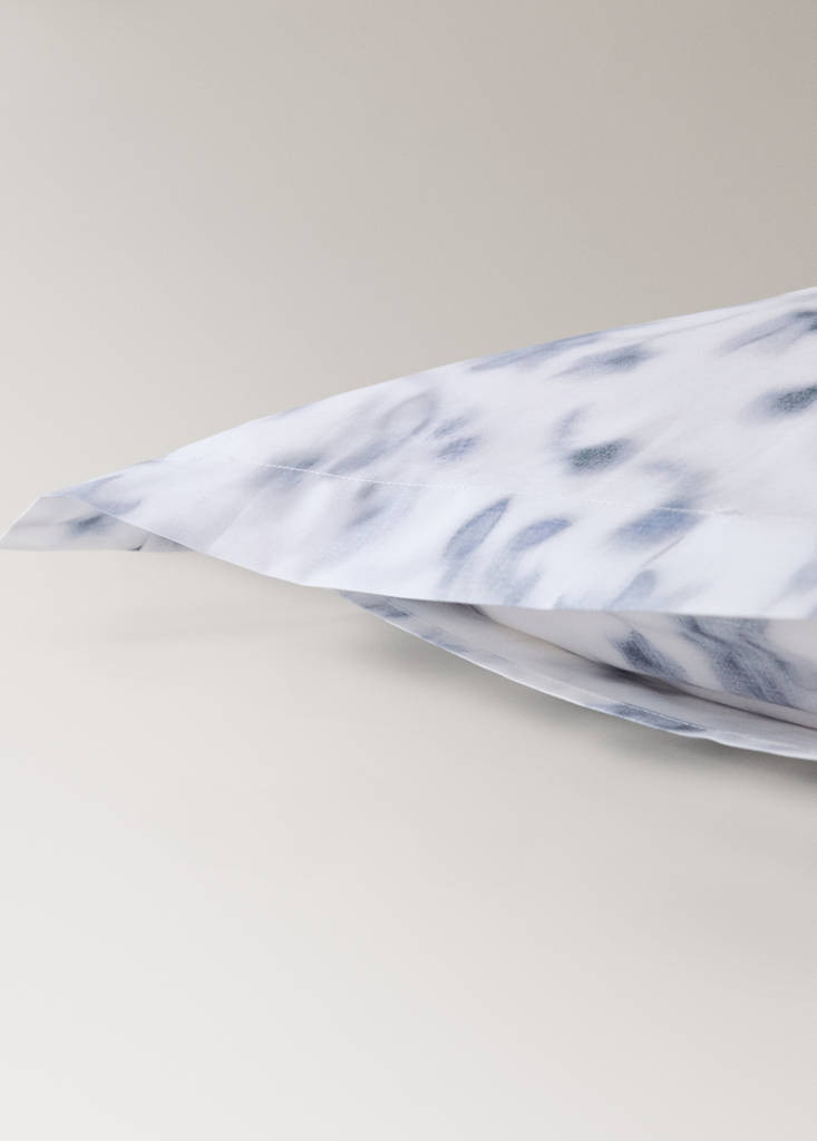 Two faded floral percale pillowcases 60x60 cm — Blue