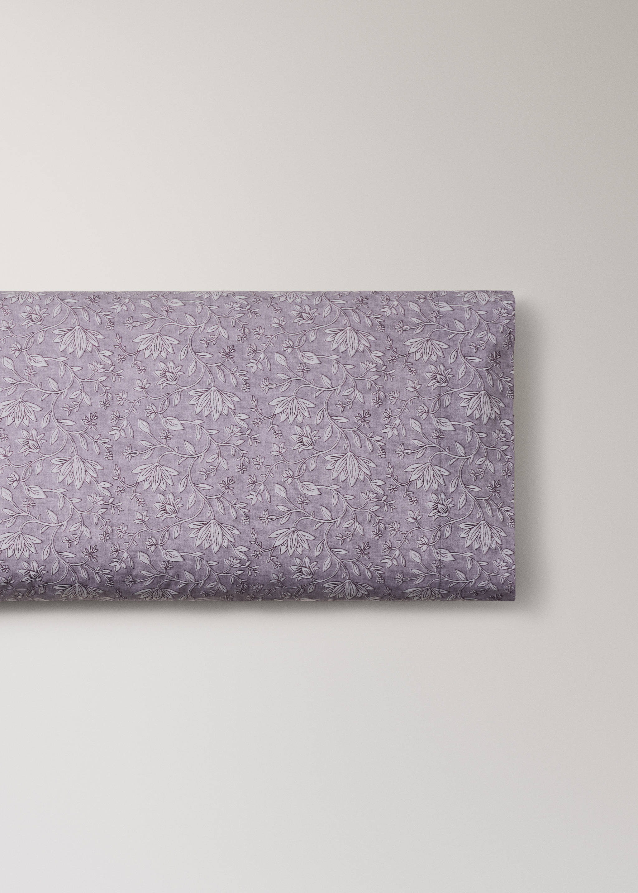 Decorative floral print pillowcase with irregular pattern 45x110 cm - Article without model