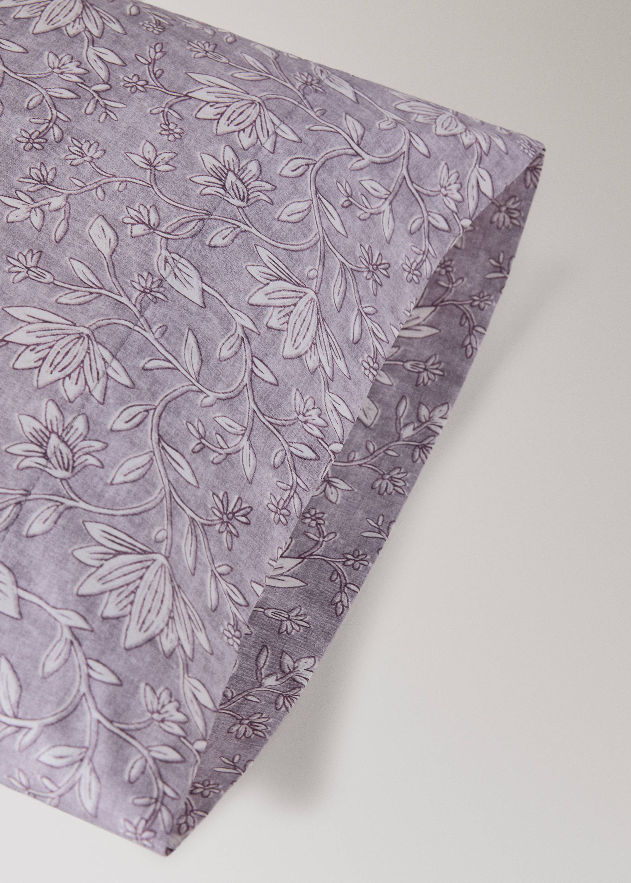 Decorative floral print pillowcase with irregular pattern 45x110 cm - Details of the article 2