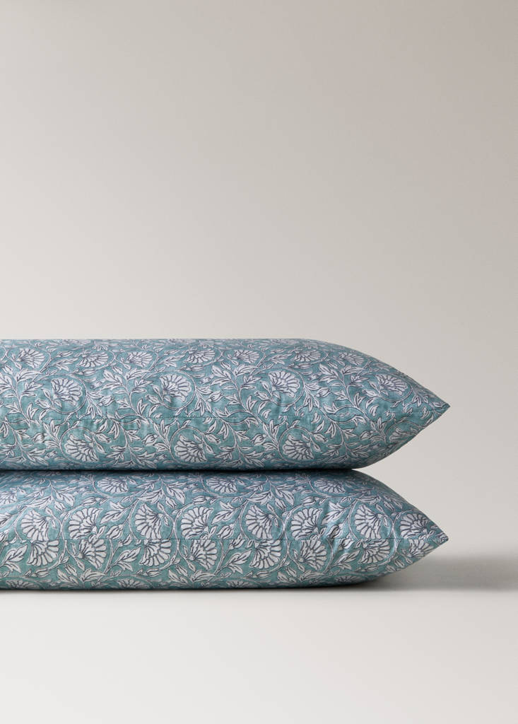Two decorative floral print pillowcases 50x75 cm — Aqua Green