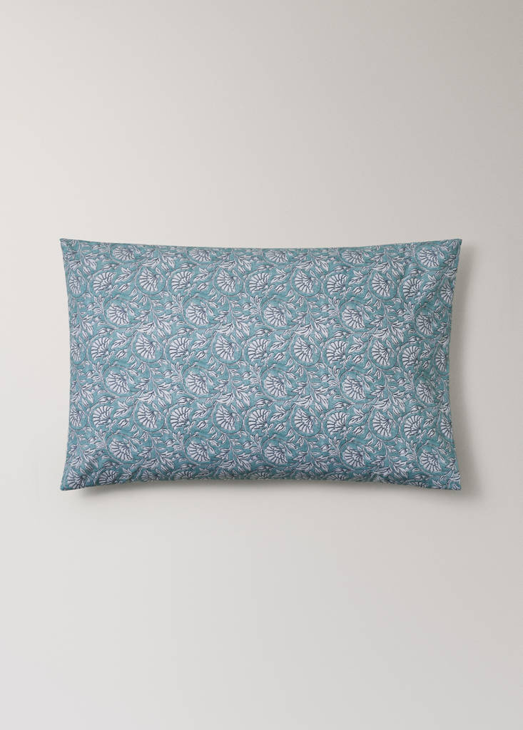 Two decorative floral print pillowcases 50x75 cm — Aqua Green