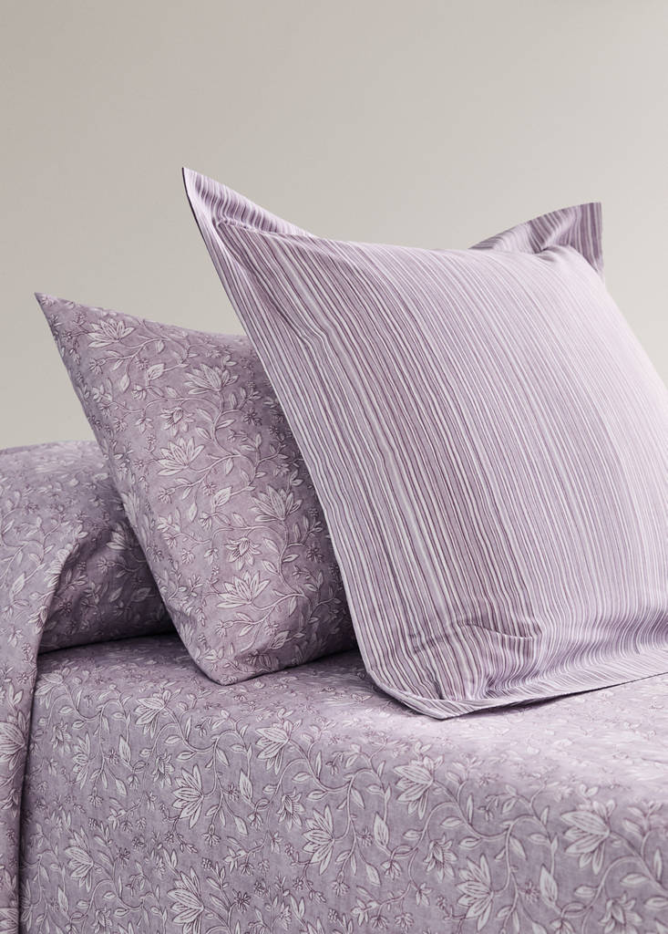 Two decorative floral print pillowcases 50x75 cm — Light/Pastel Purple