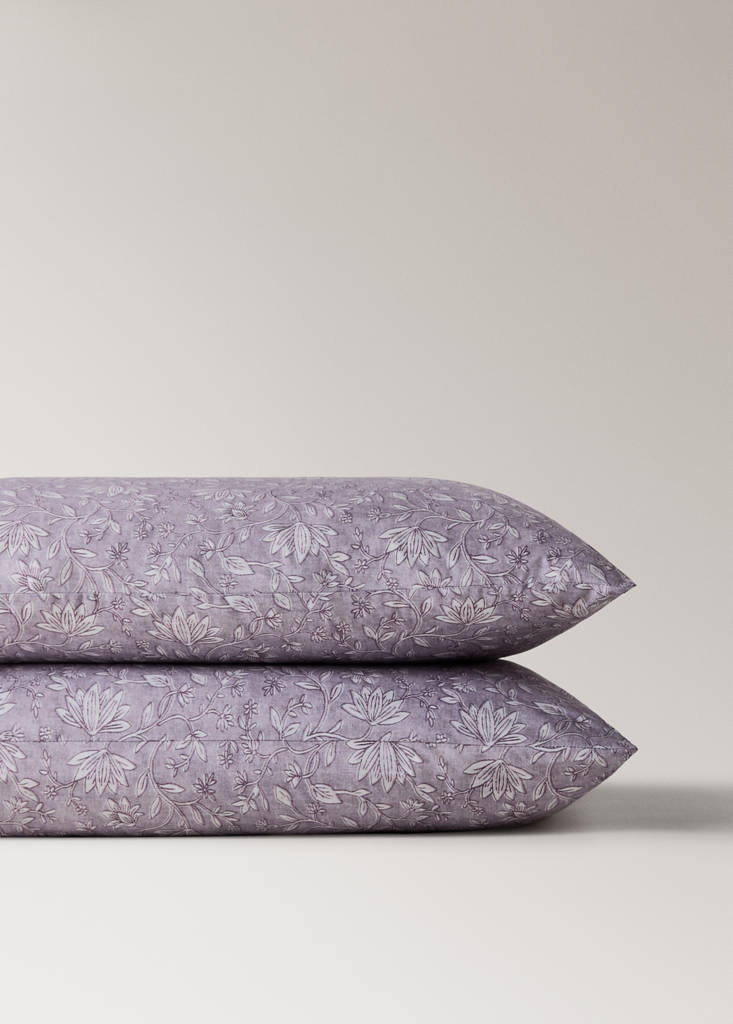 Two decorative floral print pillowcases 50x75 cm — Light/Pastel Purple