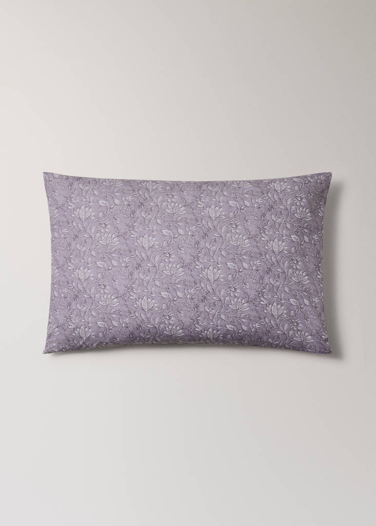 Two decorative floral print pillowcases 50x75 cm — Light/Pastel Purple
