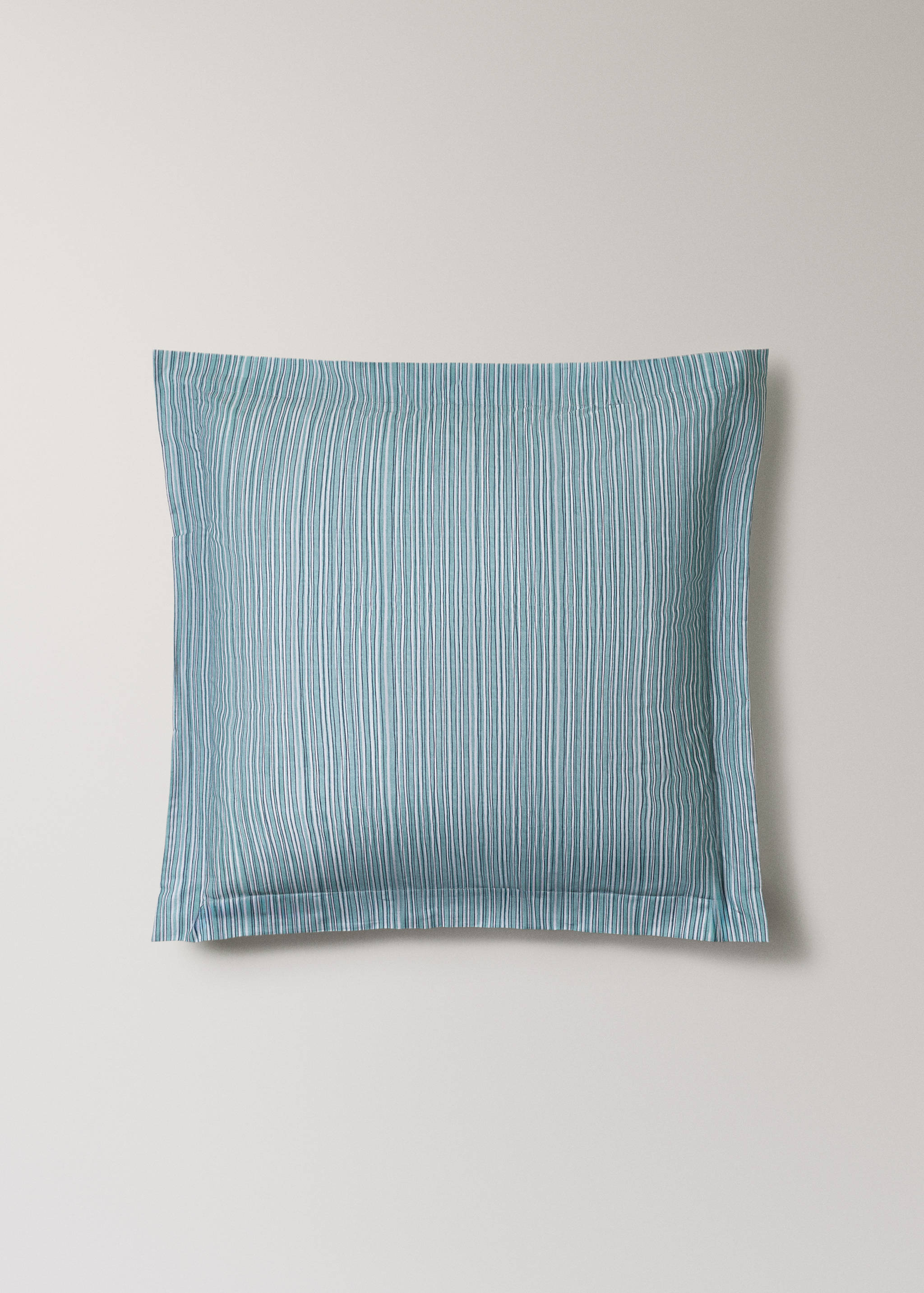 Two decorative floral print pillow covers 60x60 cm - Article without model