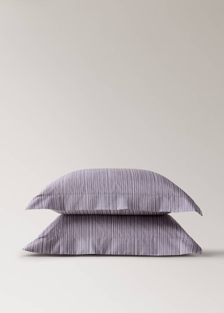 Two decorative floral print pillow covers 60x60 cm — Light/Pastel Purple