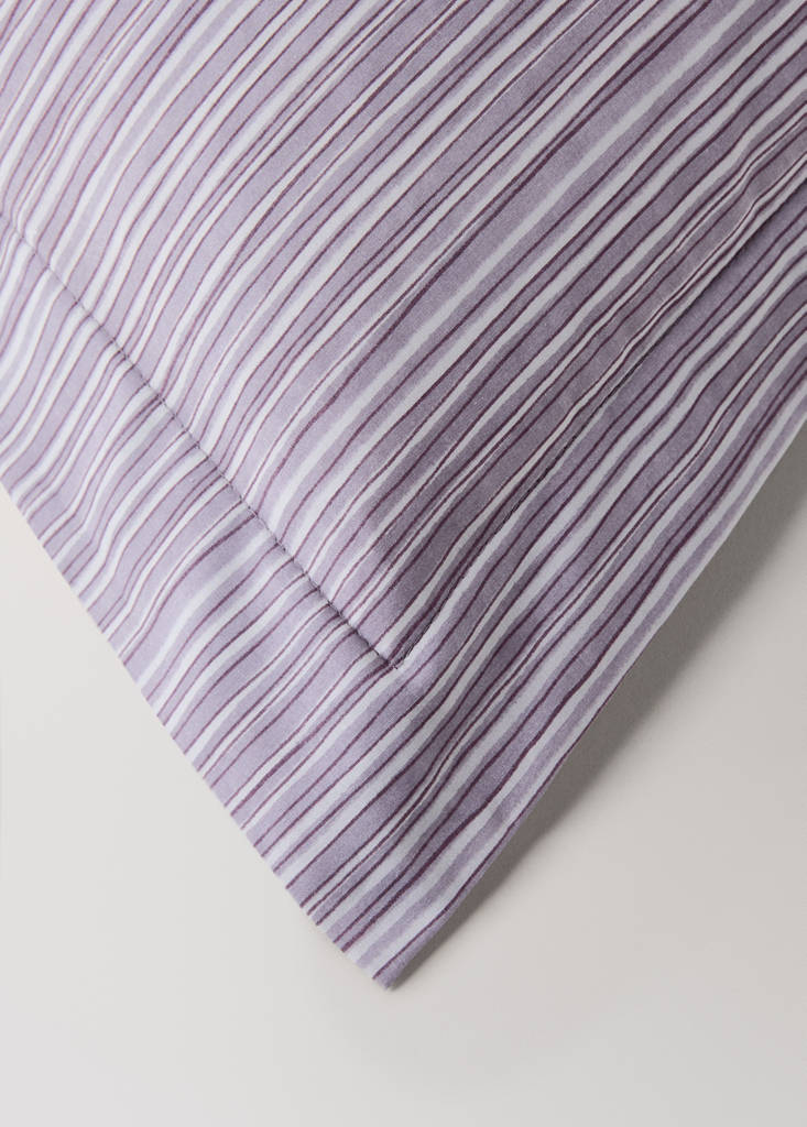 Two decorative floral print pillow covers 60x60 cm — Light/Pastel Purple