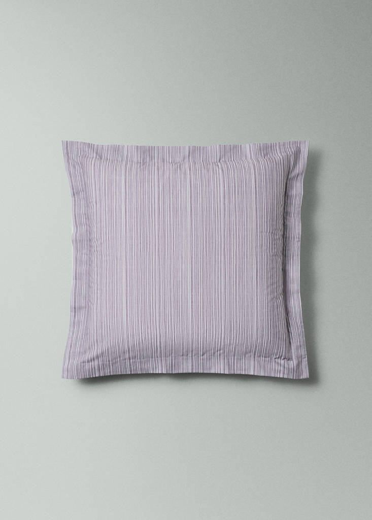 Two decorative floral print pillow covers 60x60 cm — Light/Pastel Purple
