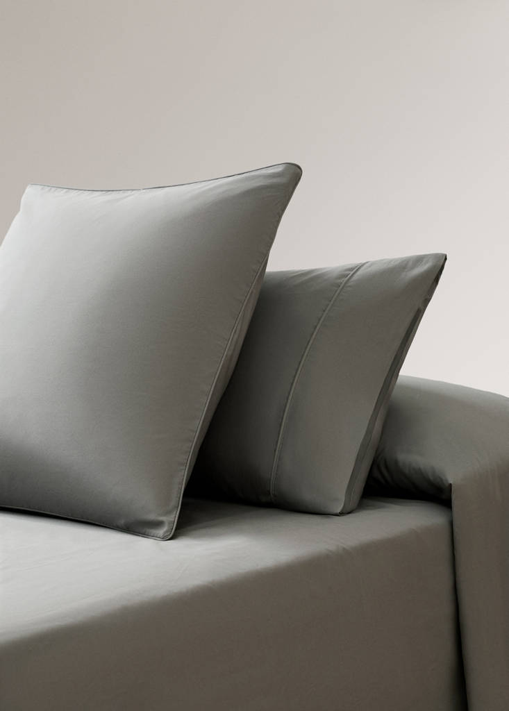 Two 500-thread count cotton percale pillowcases with rounded piping detail 50x75 cm — Grey