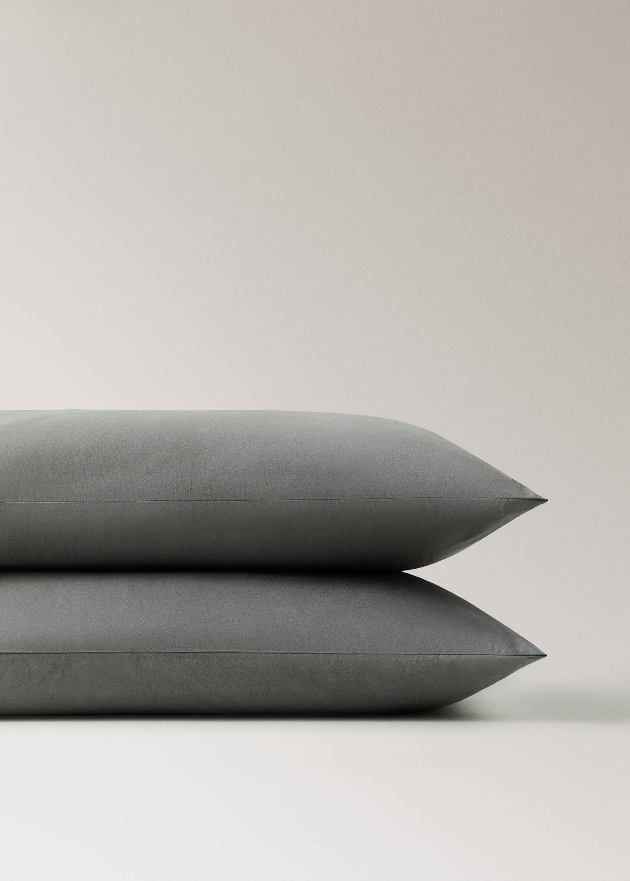 Two 500-thread count cotton percale pillowcases with rounded piping detail 50x75 cm - Details of the article 3