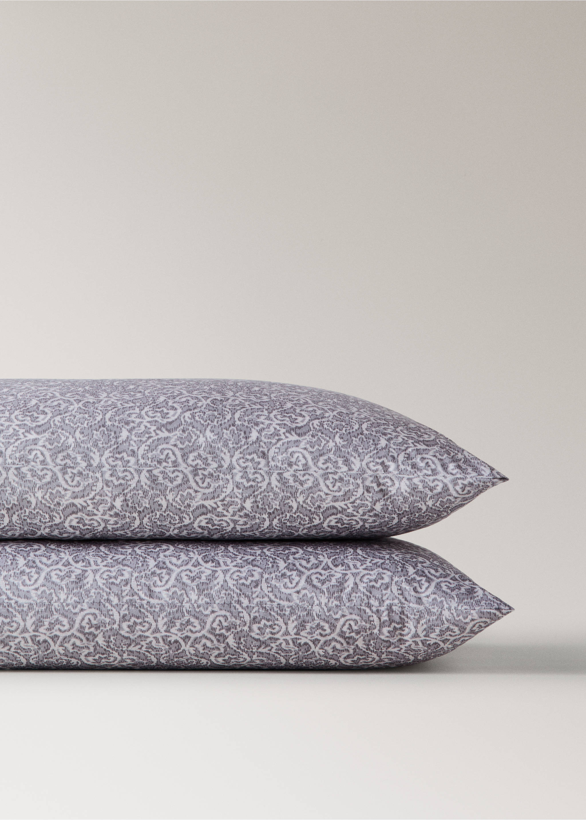 Two percale pillowcases with decorative floral border and striped trim 50x75 cm - Details of the article 3, Light/Pastel Grey. Ref: 27012968-00.