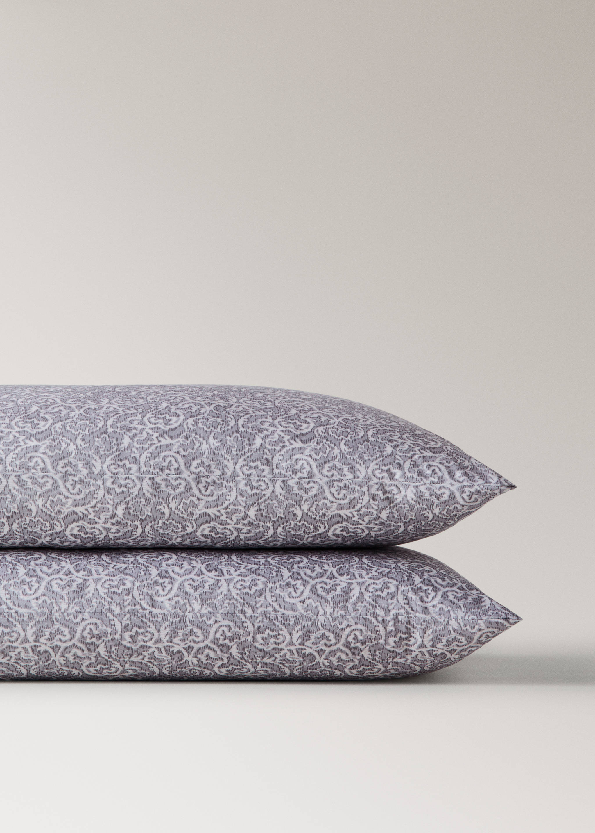 Two percale pillowcases with decorative floral border and striped trim 50x75 cm - Details of the article 3