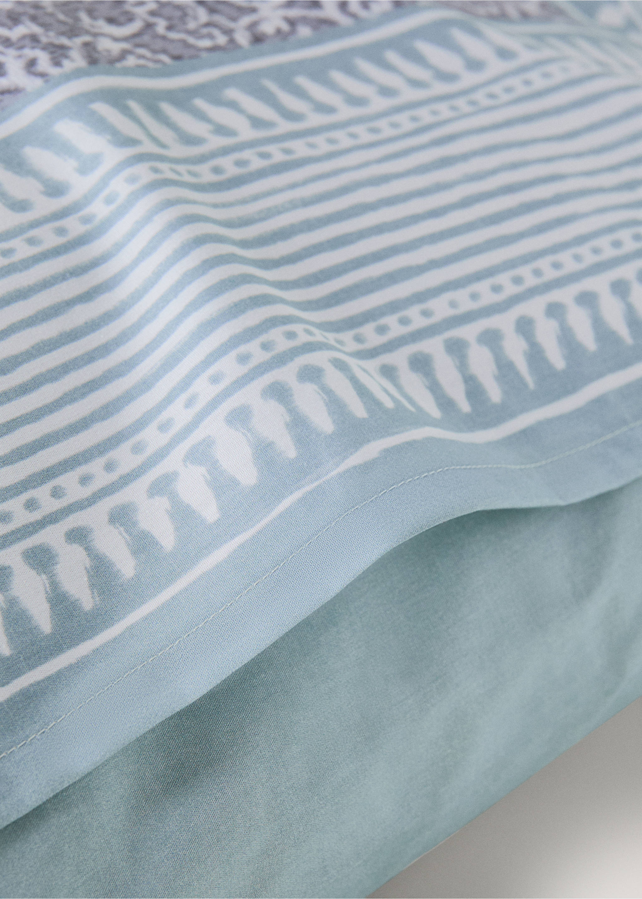 Two cotton percale pillowcases with decorative floral border and striped trim 60x60 cm - Details of the article 1, Light/Pastel Grey. Ref: 27012969-00.