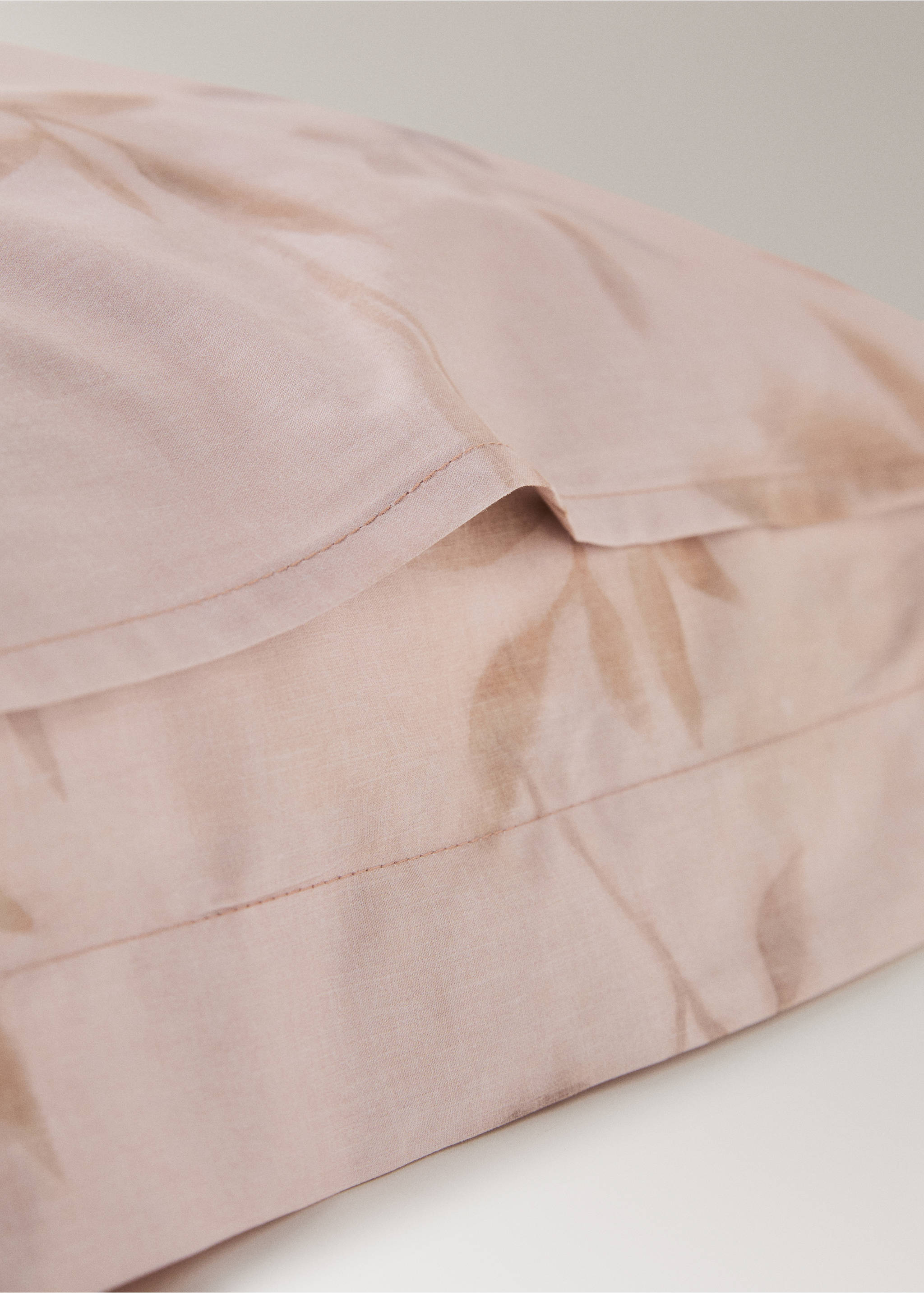 Two percale cotton pillowcases with leaf print 60x60cm - Details of the article 1, Peach. Ref: 27012975-00.