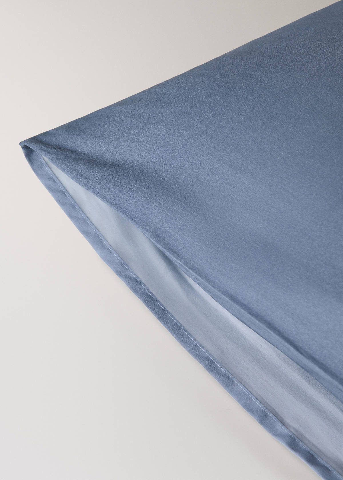 Two 60x60cm cotton satin ombré pillow covers — Blue
